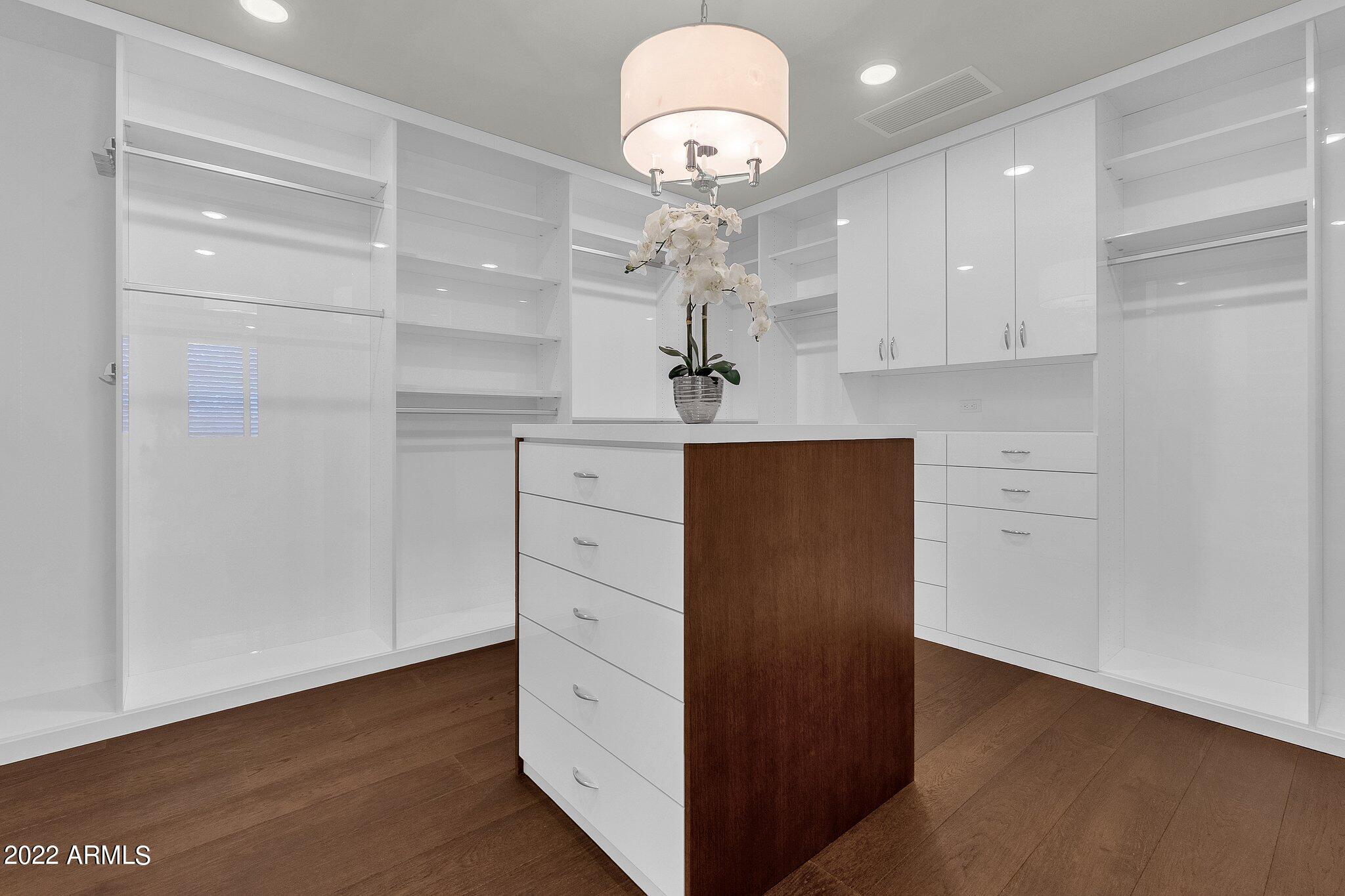 THE VILLAGE AT MOUNTAIN SHADOWS - Residential