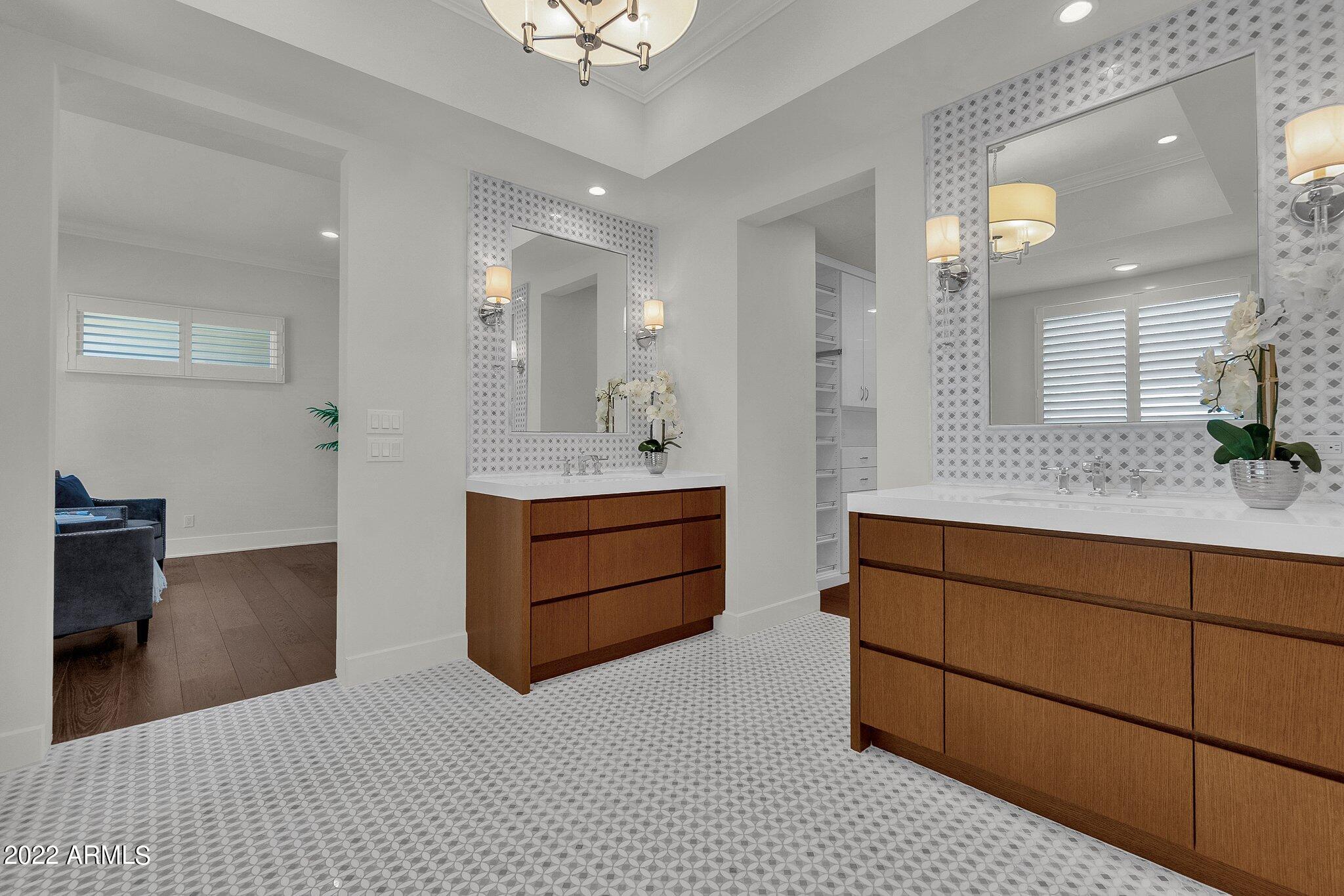 THE VILLAGE AT MOUNTAIN SHADOWS - Residential