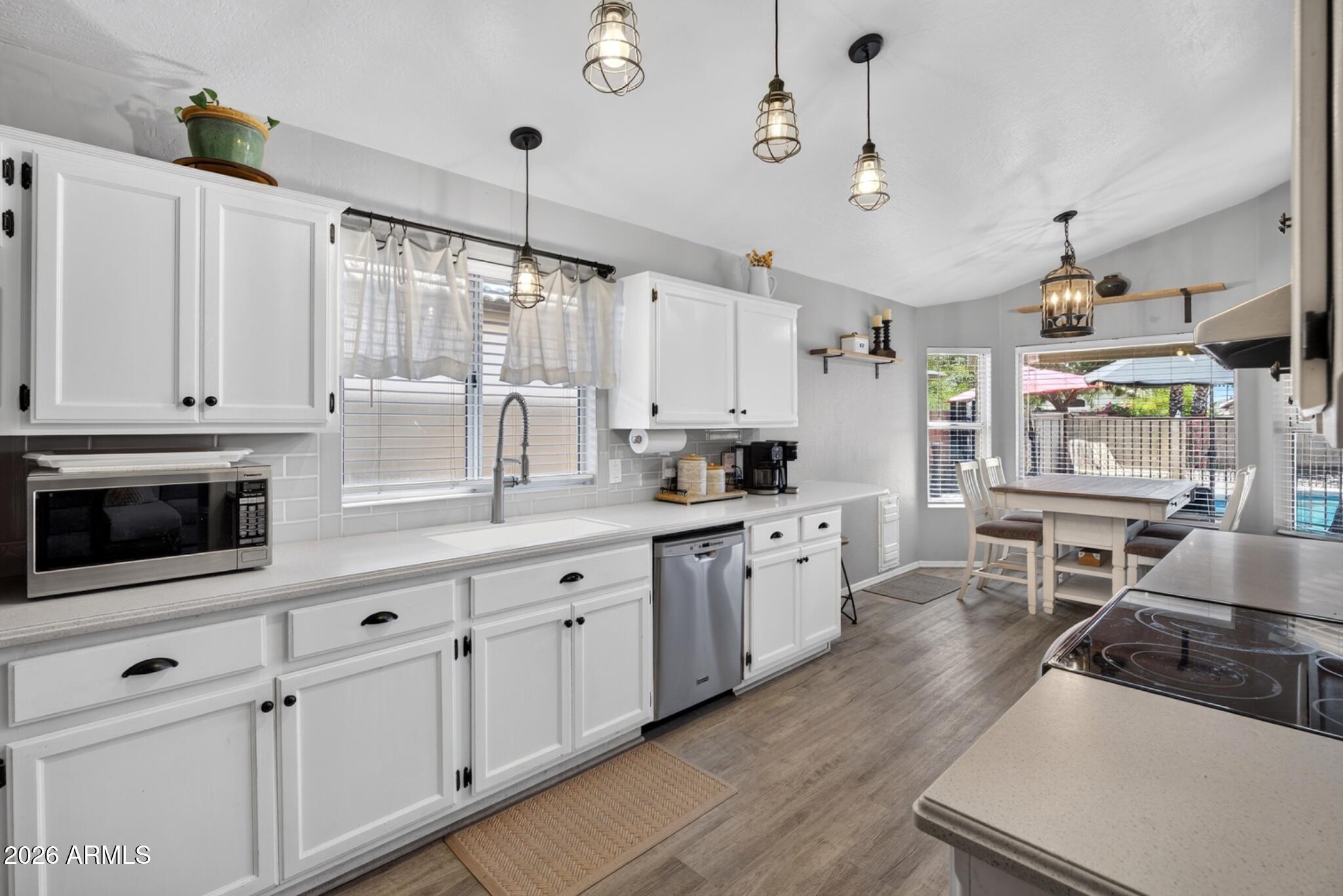 MOONLIGHT GLEN - Residential