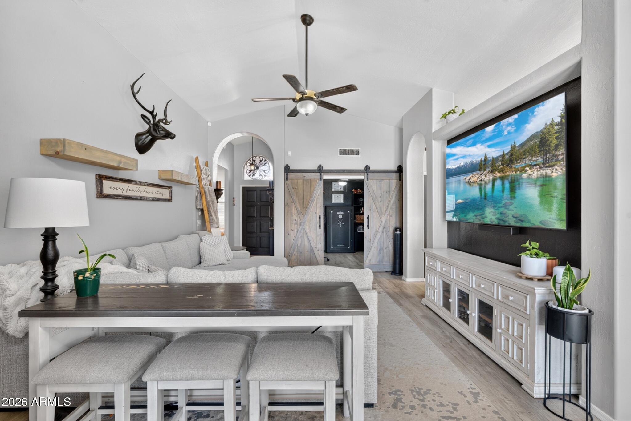 MOONLIGHT GLEN - Residential