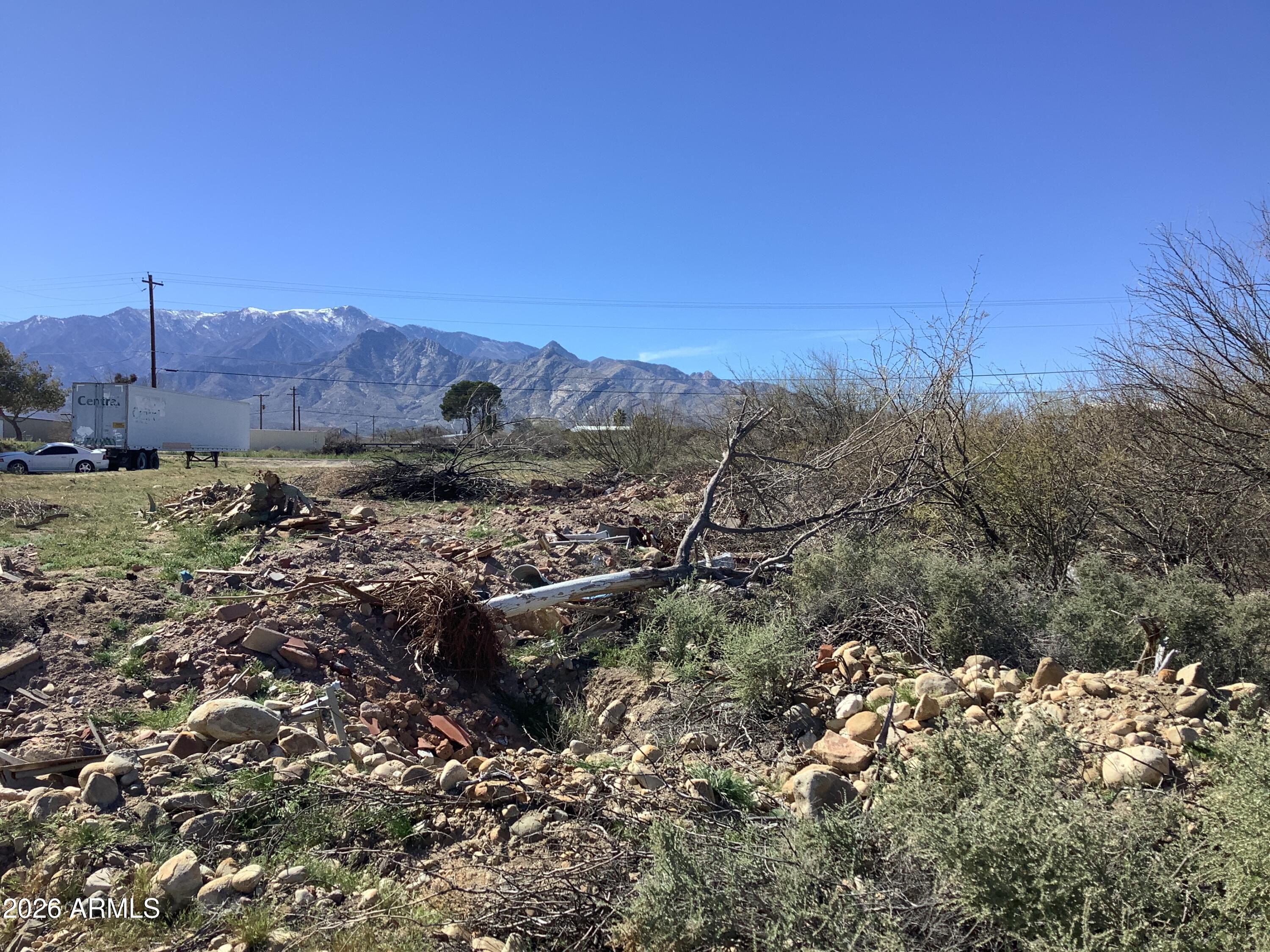THUNDERBIRD VALLEY - Land