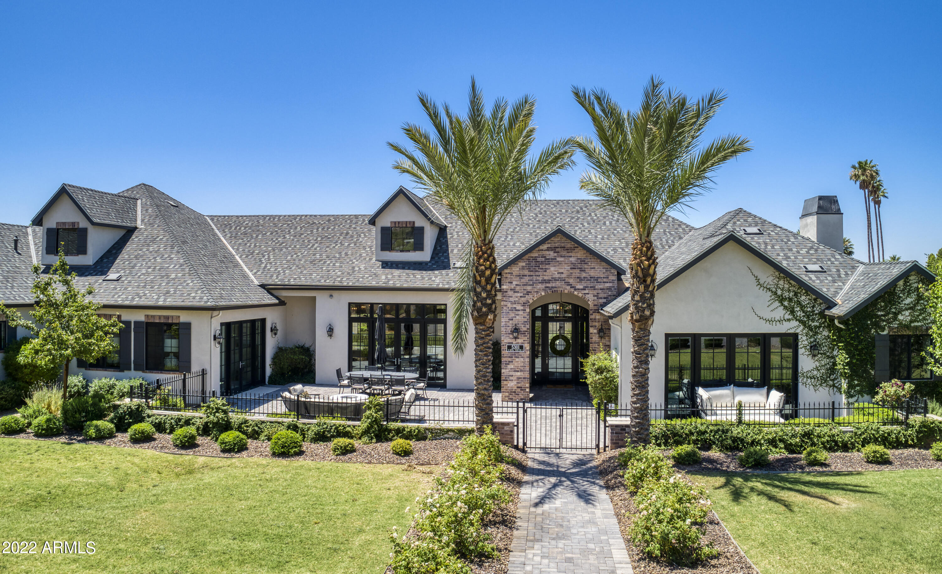 ROYAL VIEW - Residential