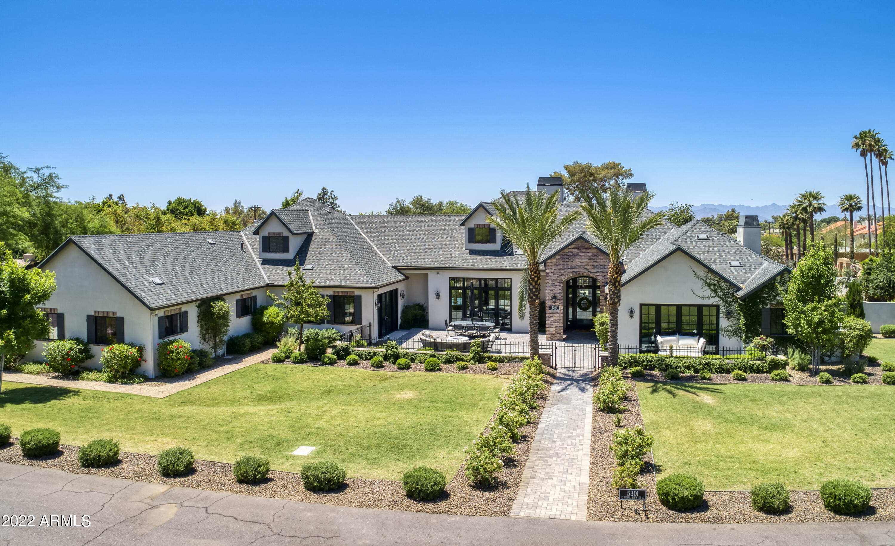 ROYAL VIEW - Residential