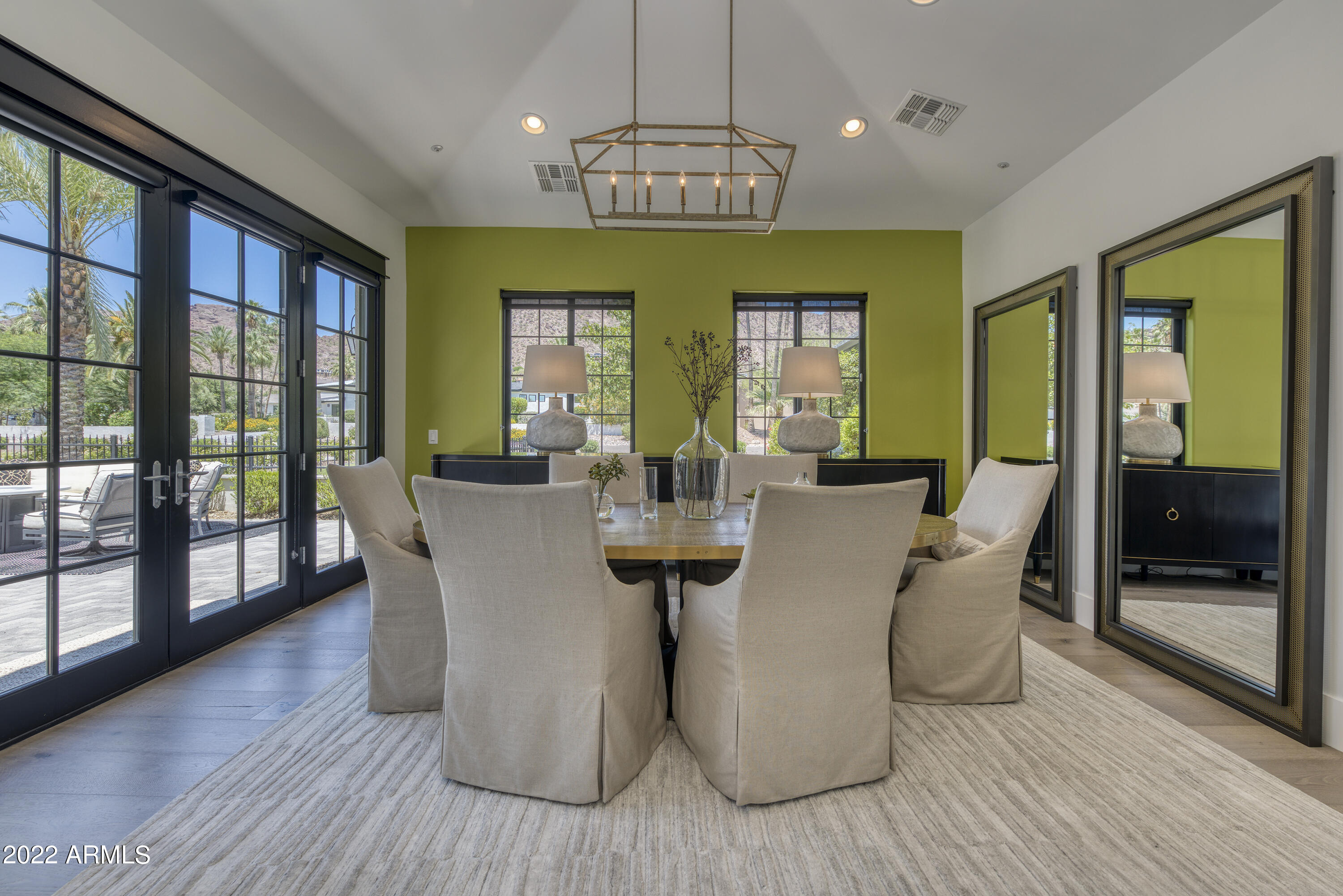 ROYAL VIEW - Residential