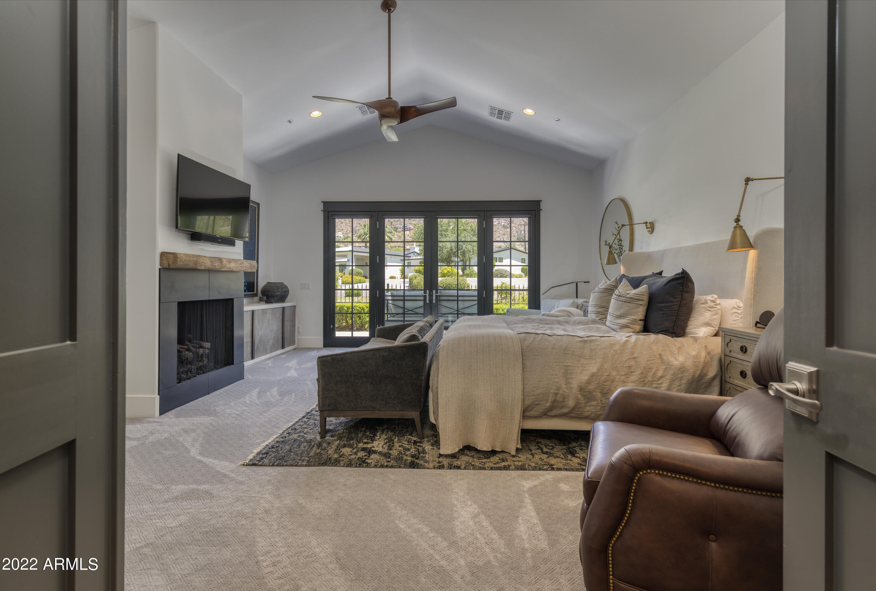 ROYAL VIEW - Residential
