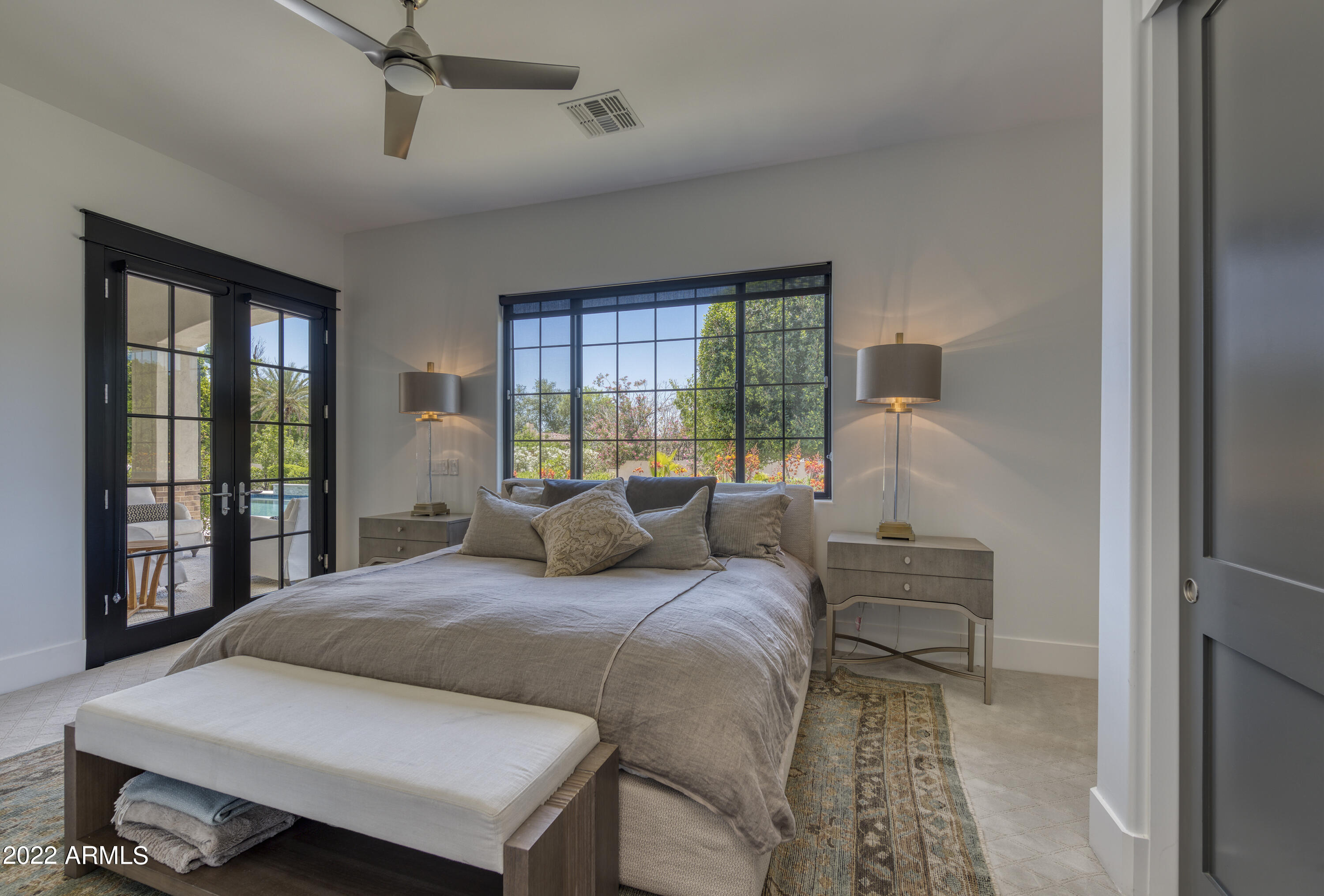ROYAL VIEW - Residential