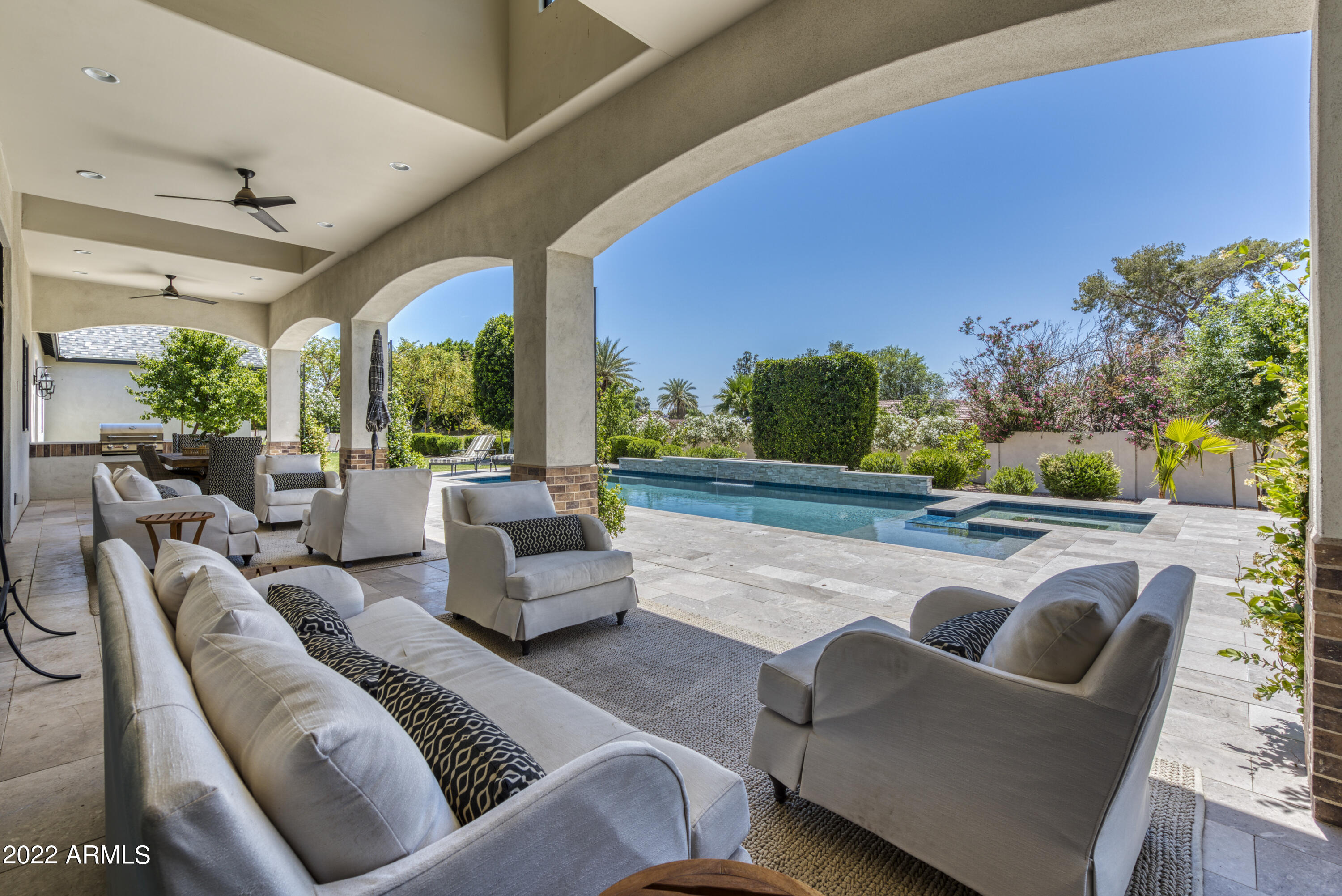ROYAL VIEW - Residential