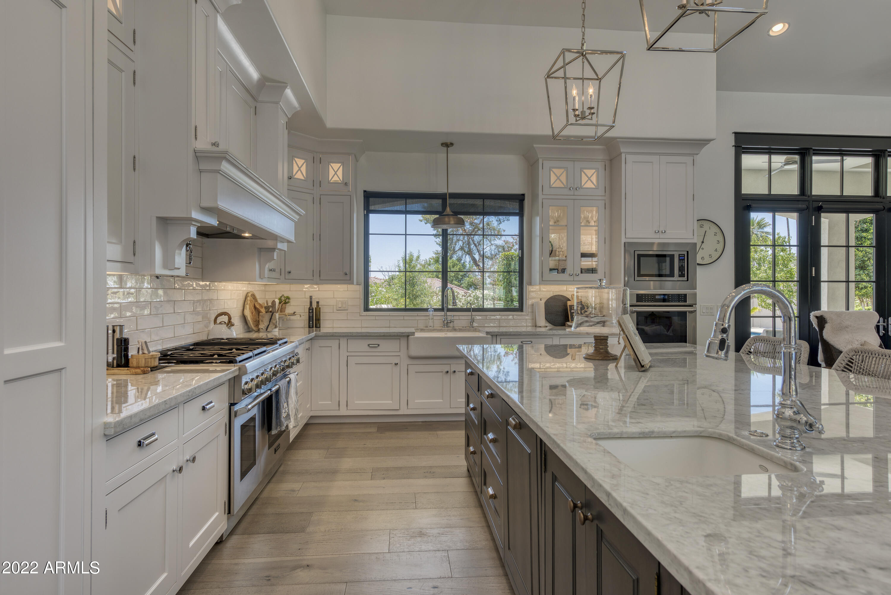 ROYAL VIEW - Residential