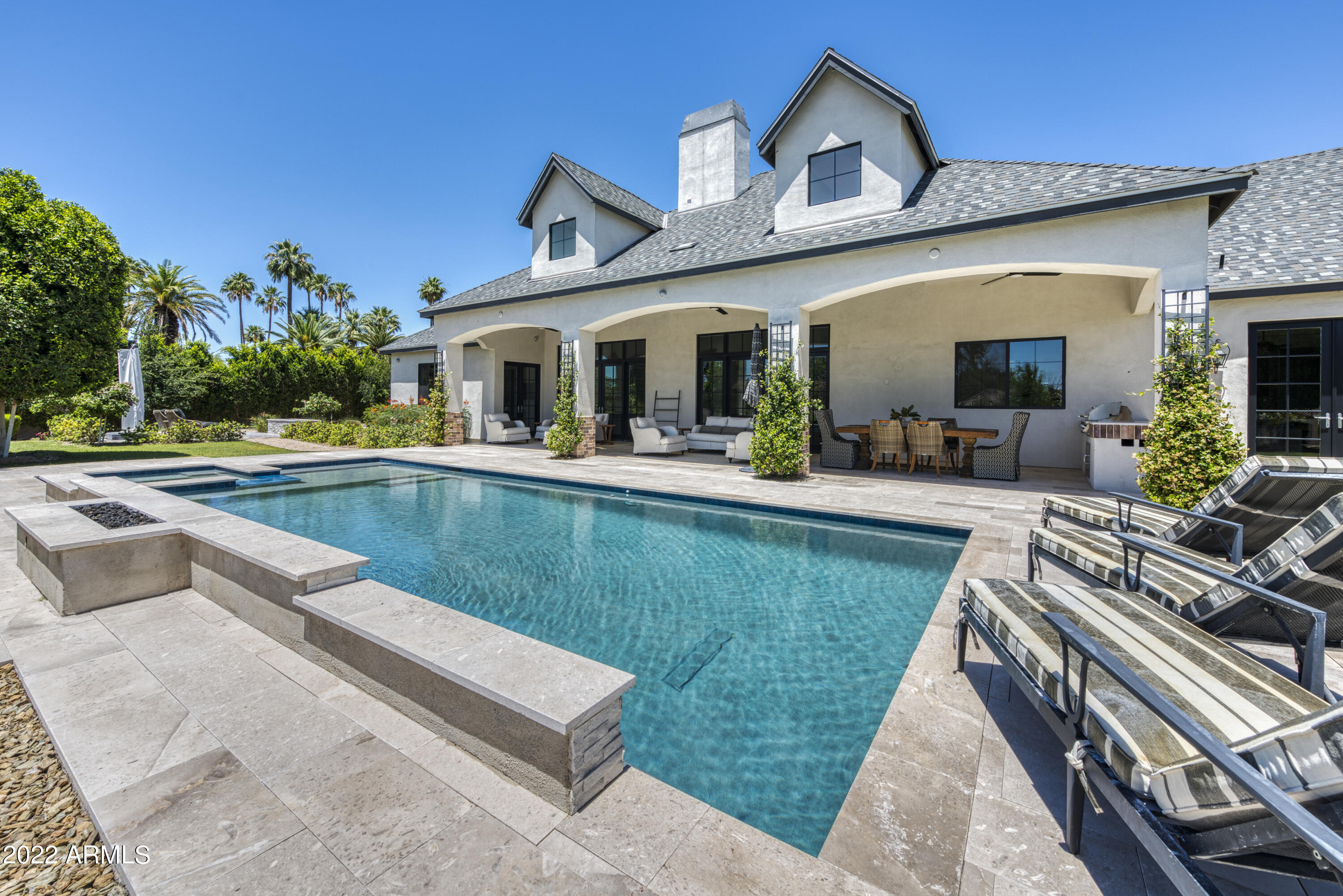 ROYAL VIEW - Residential