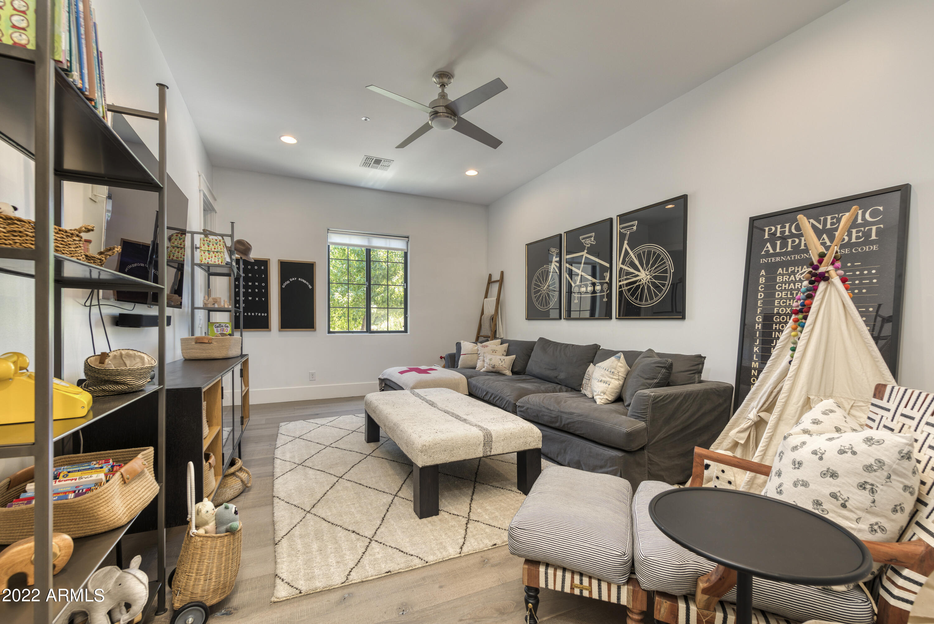 ROYAL VIEW - Residential