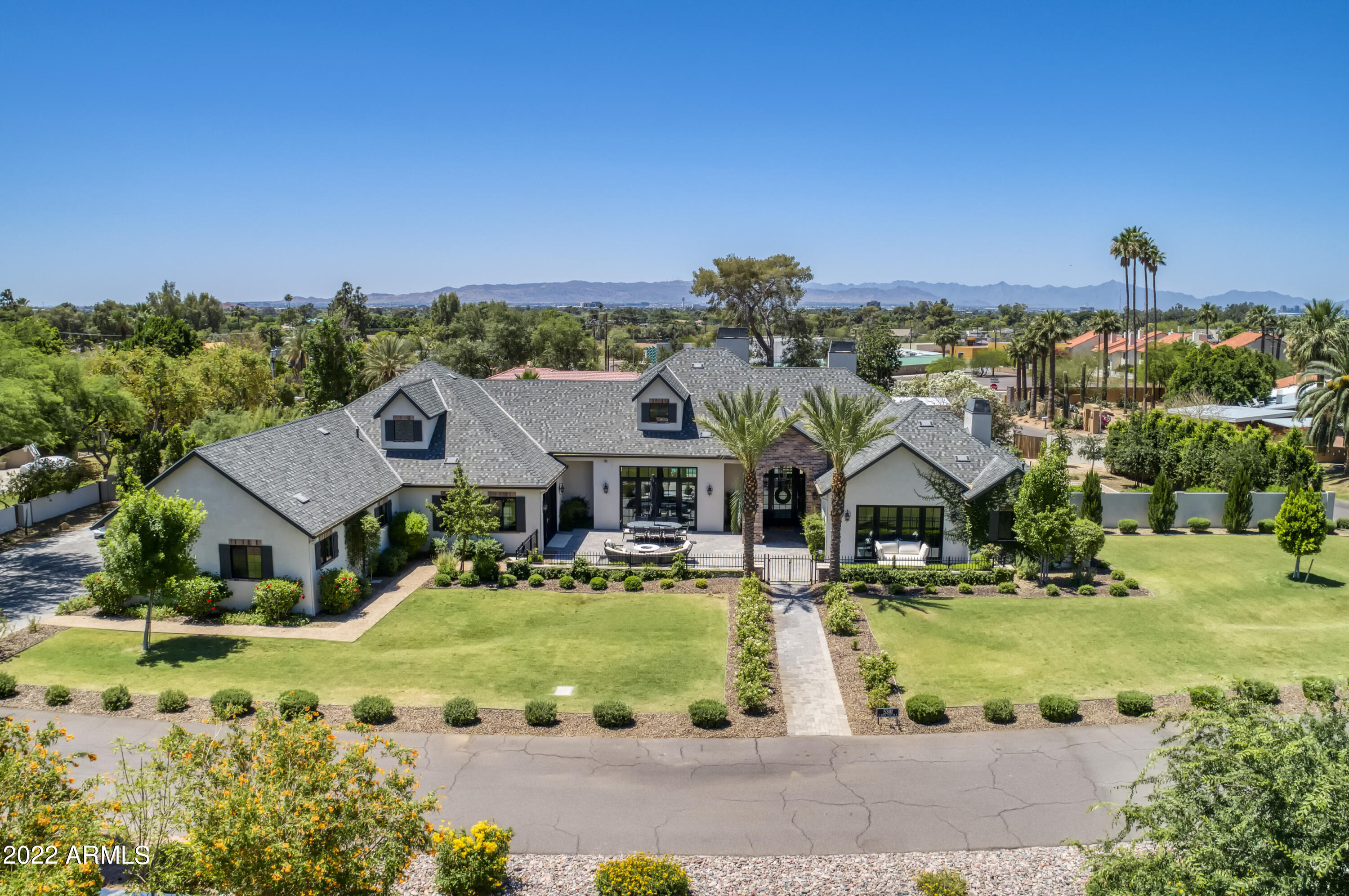 ROYAL VIEW - Residential