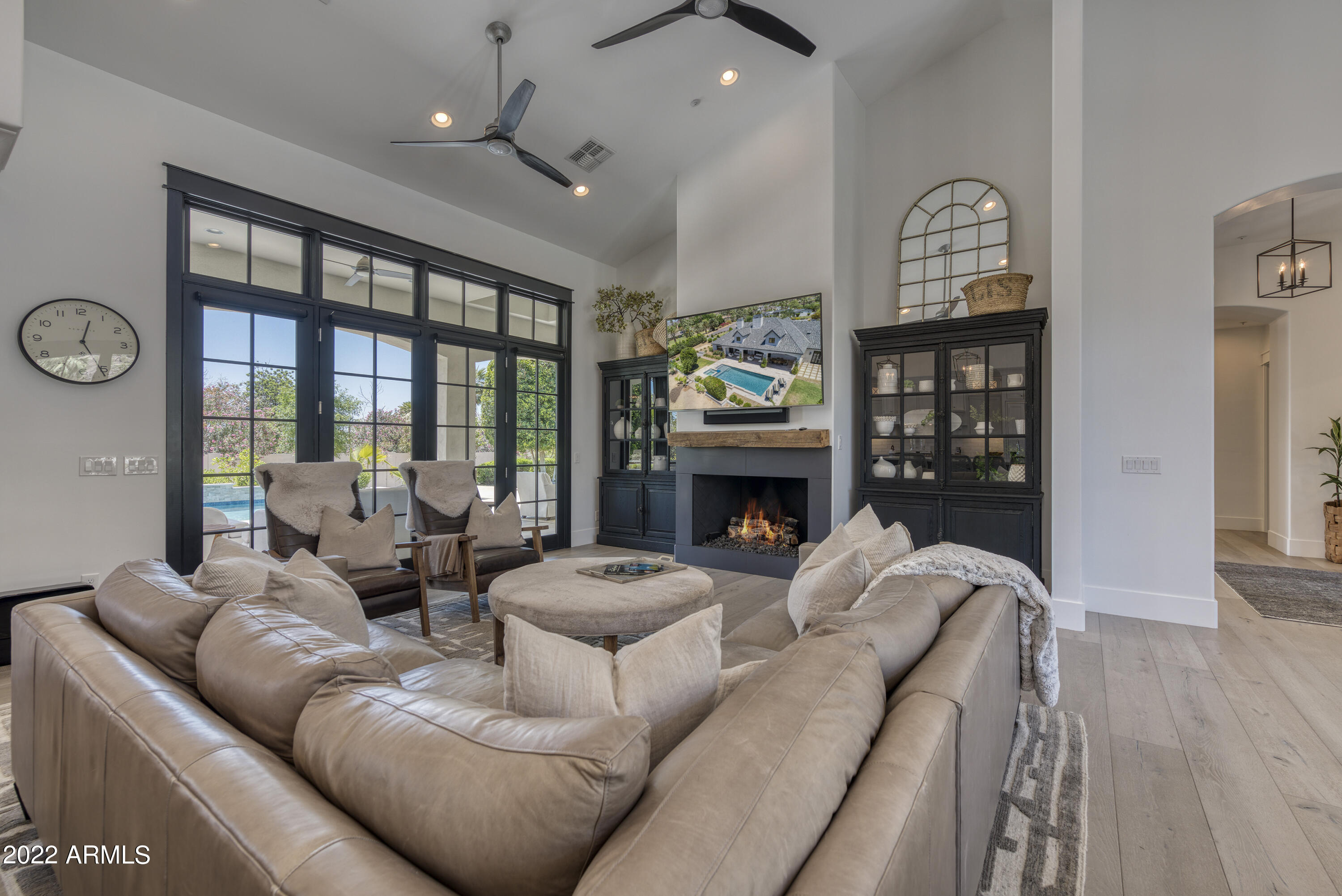 ROYAL VIEW - Residential