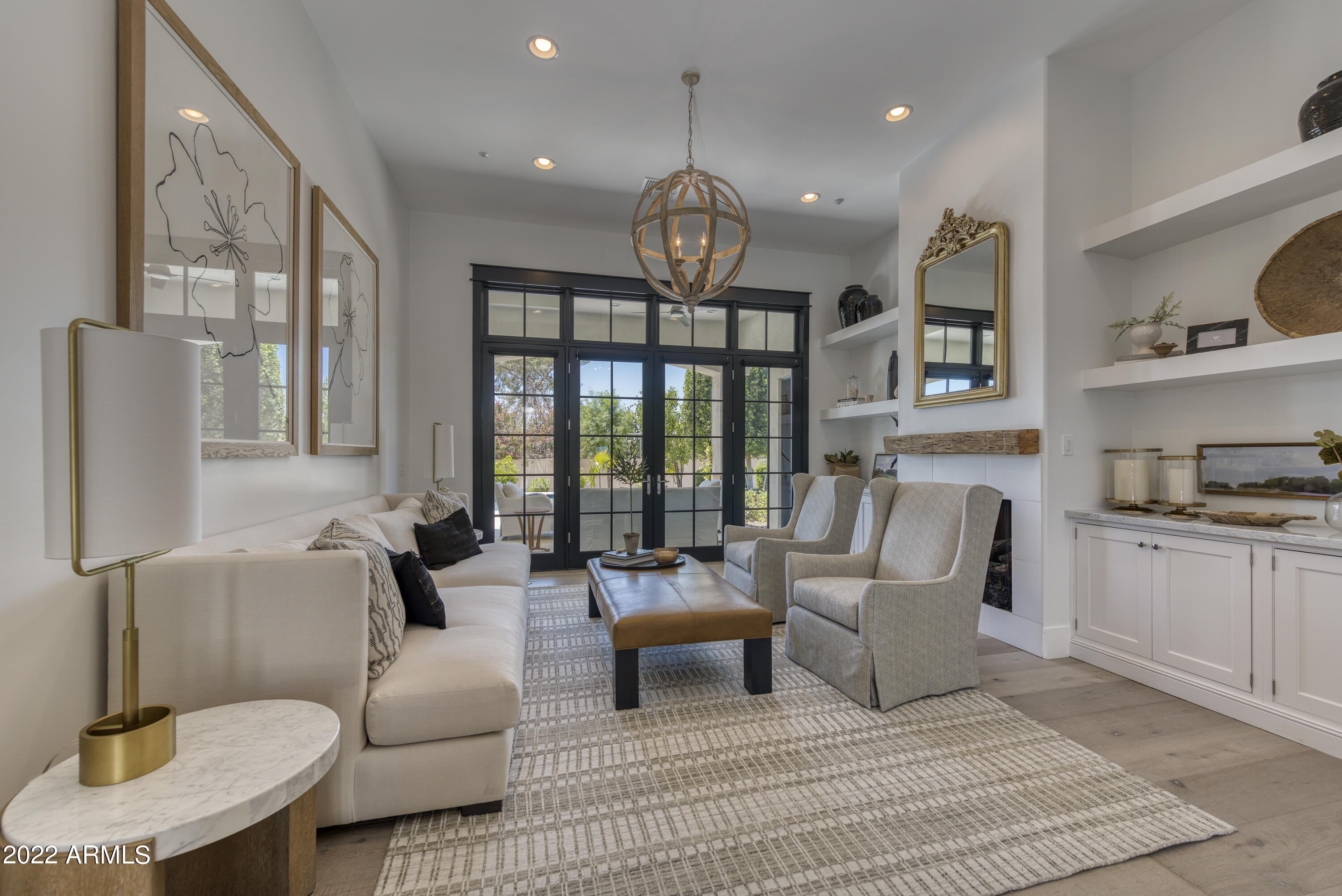 ROYAL VIEW - Residential