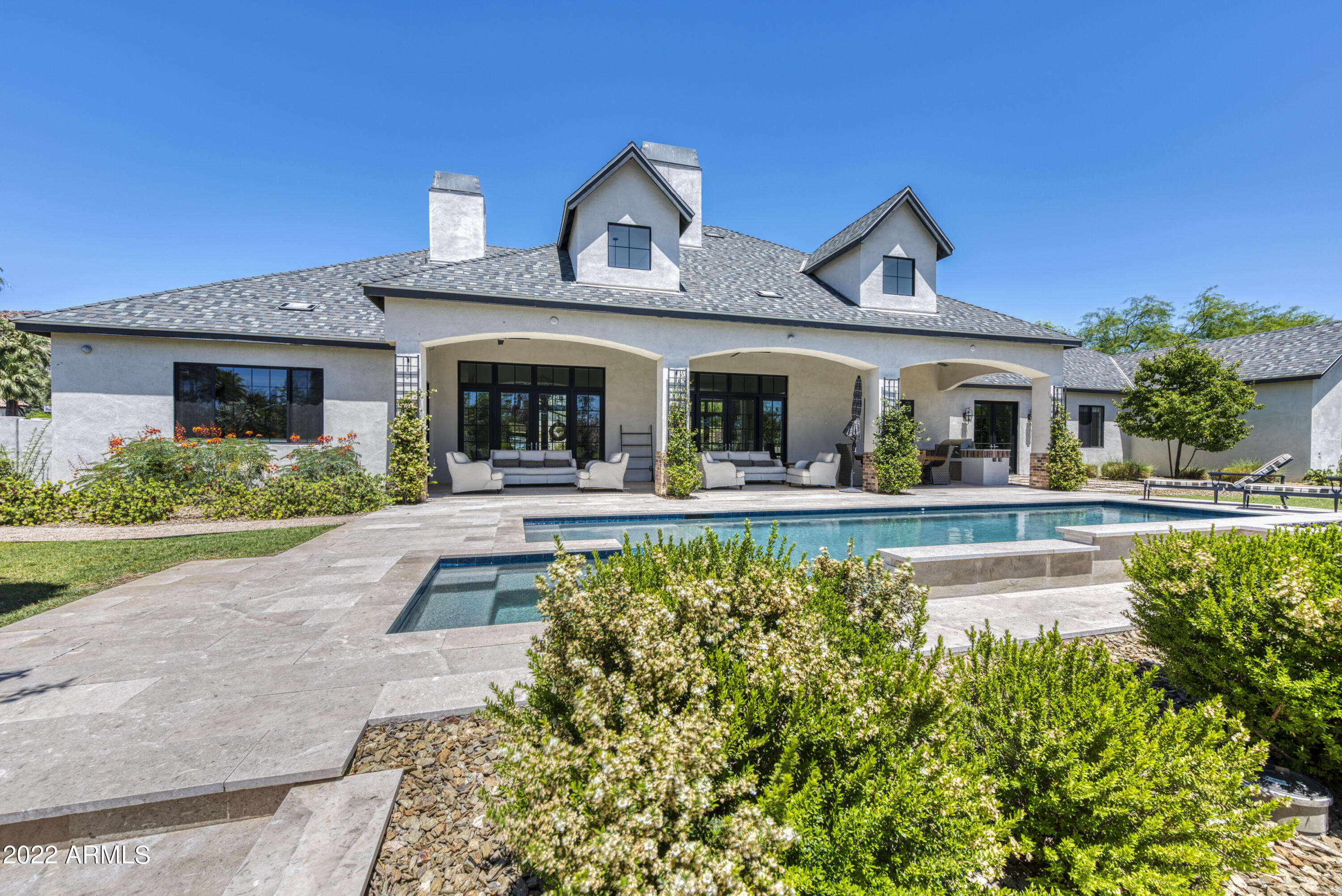 ROYAL VIEW - Residential