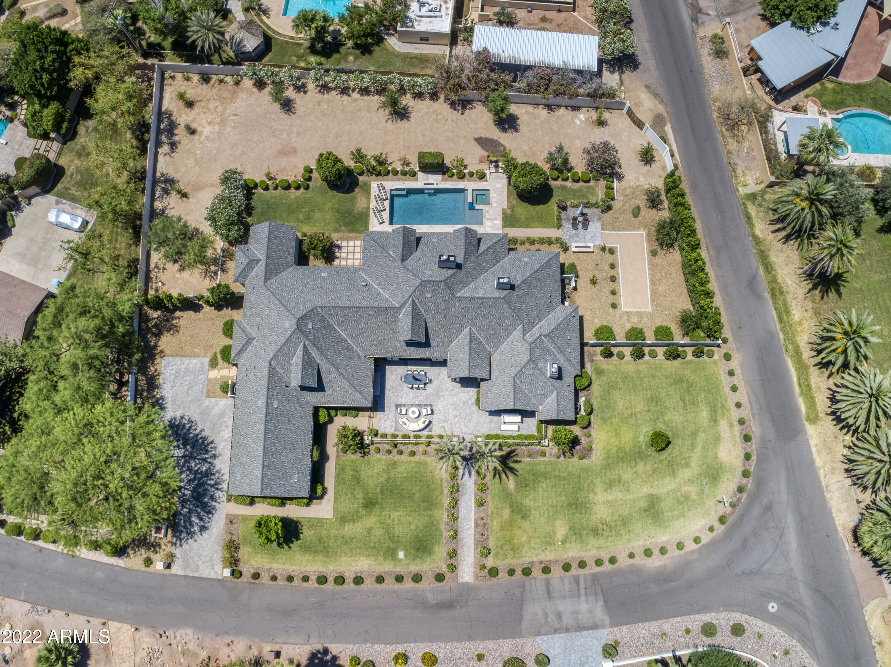 ROYAL VIEW - Residential