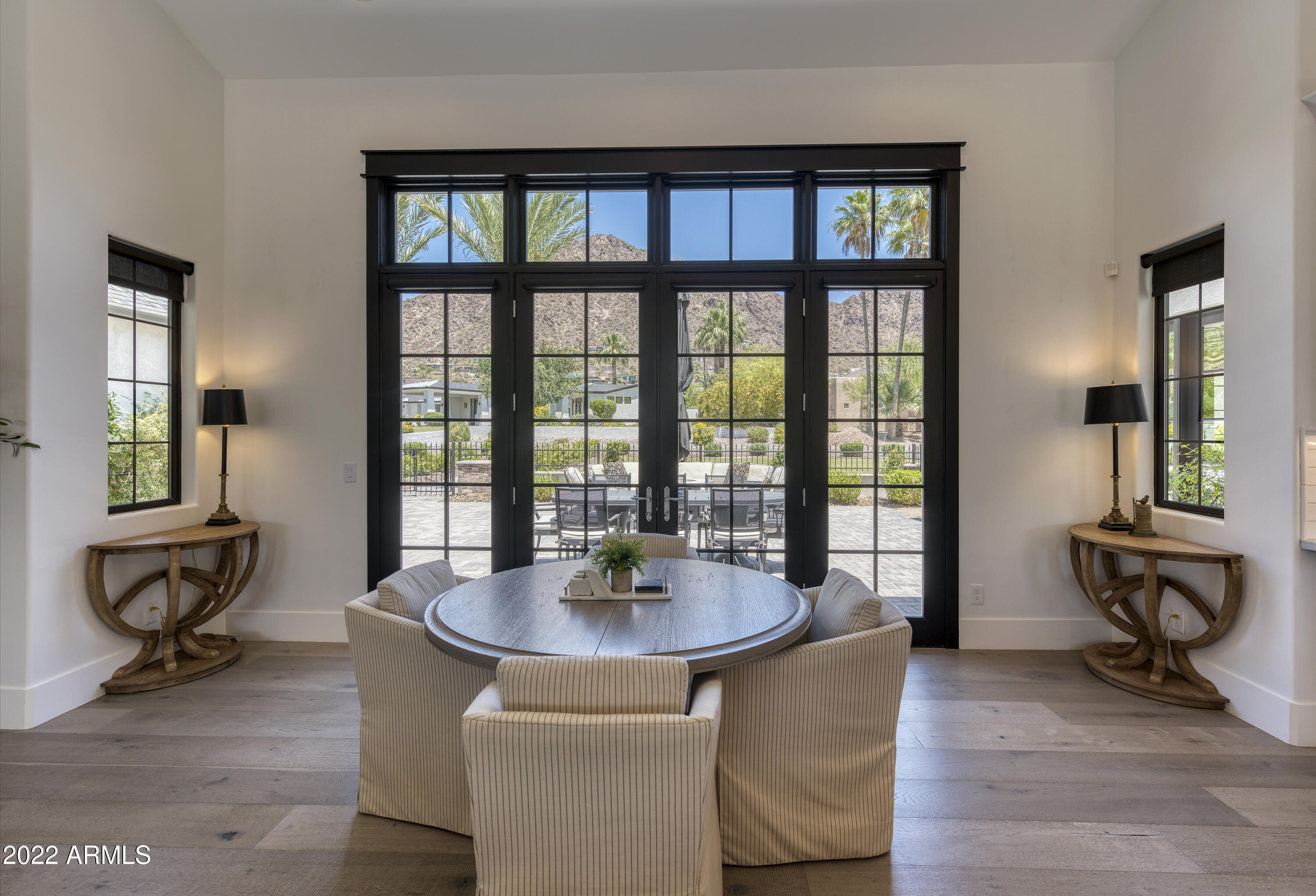 ROYAL VIEW - Residential