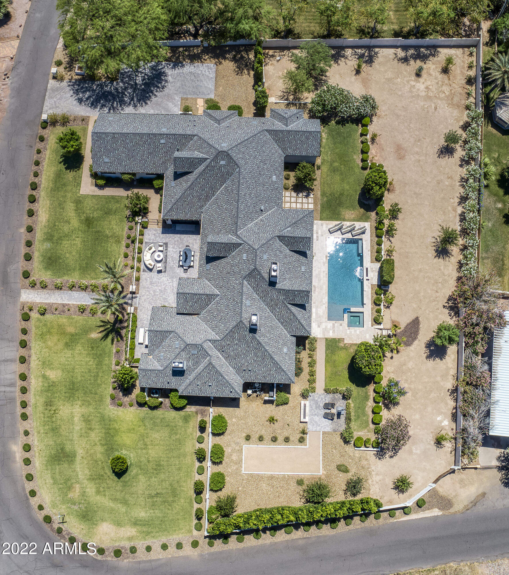 ROYAL VIEW - Residential