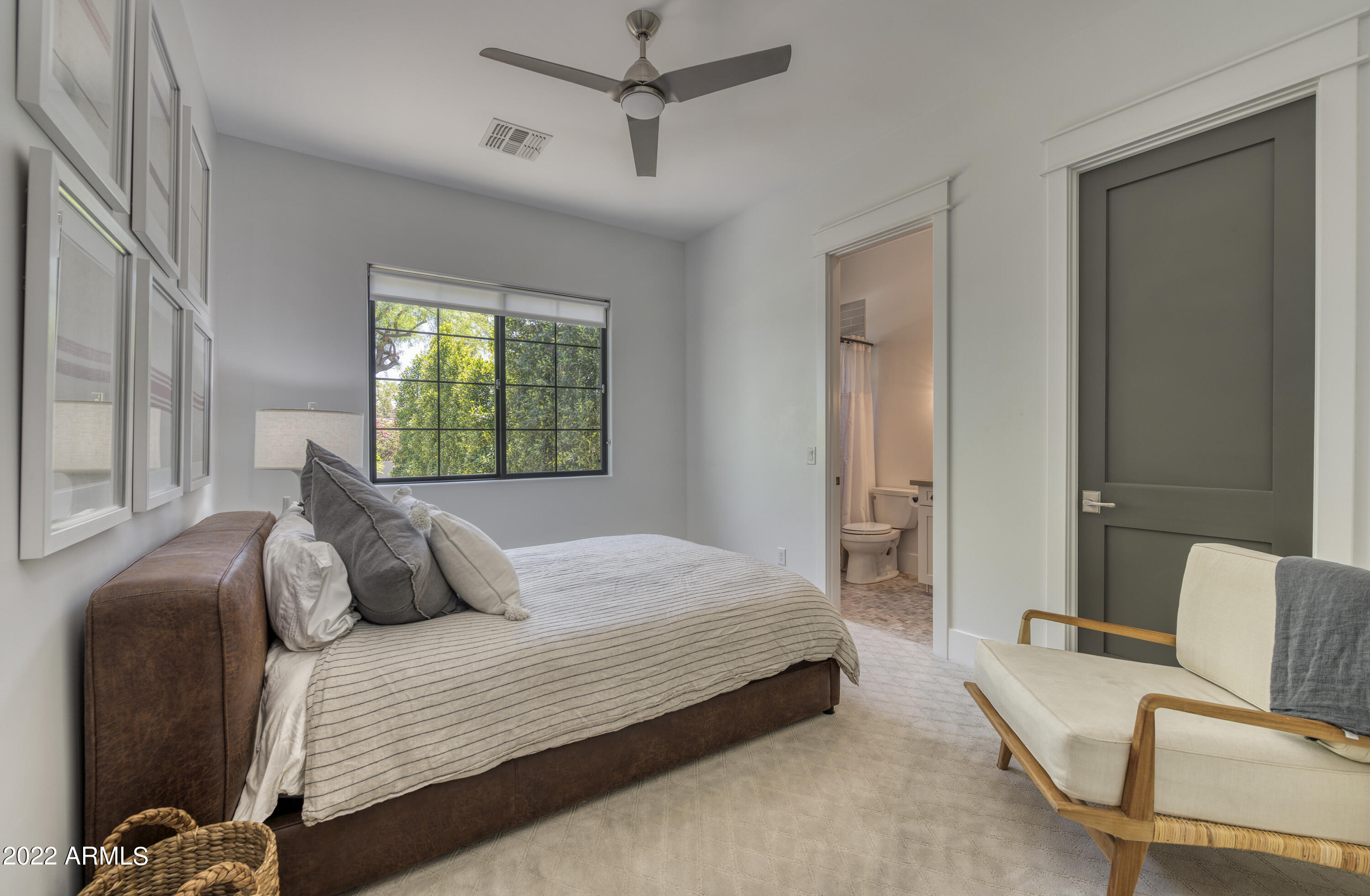 ROYAL VIEW - Residential