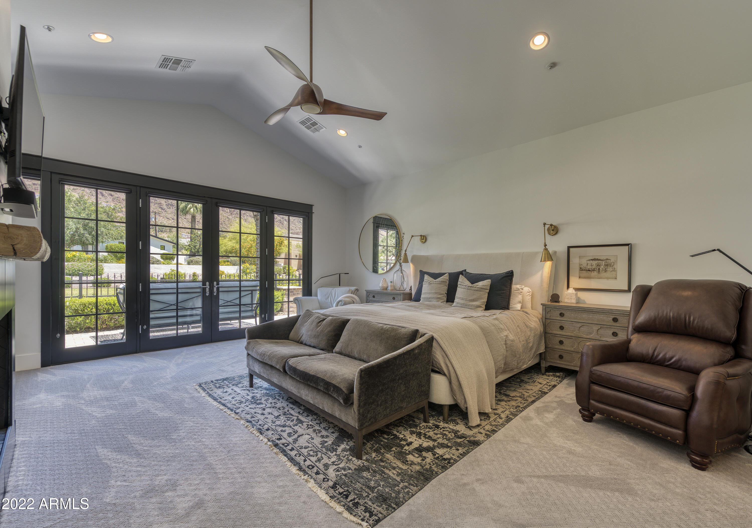 ROYAL VIEW - Residential