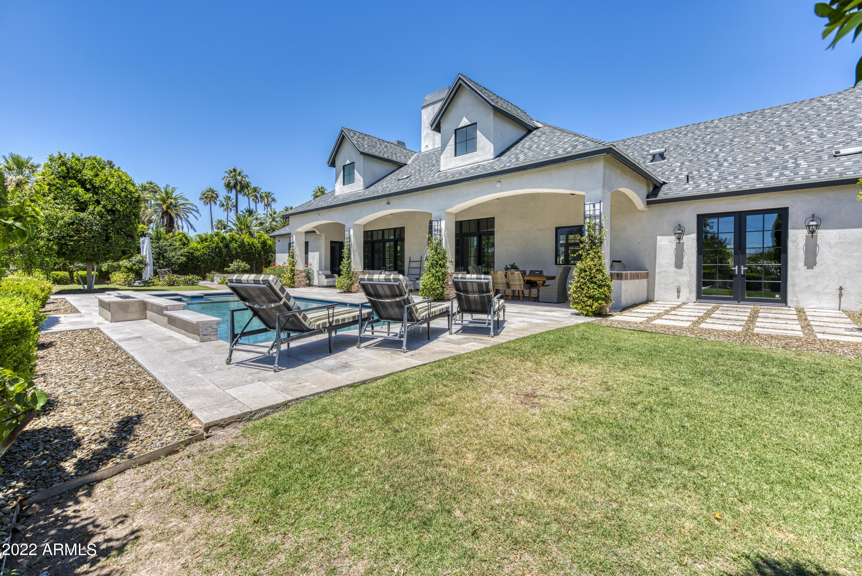 ROYAL VIEW - Residential