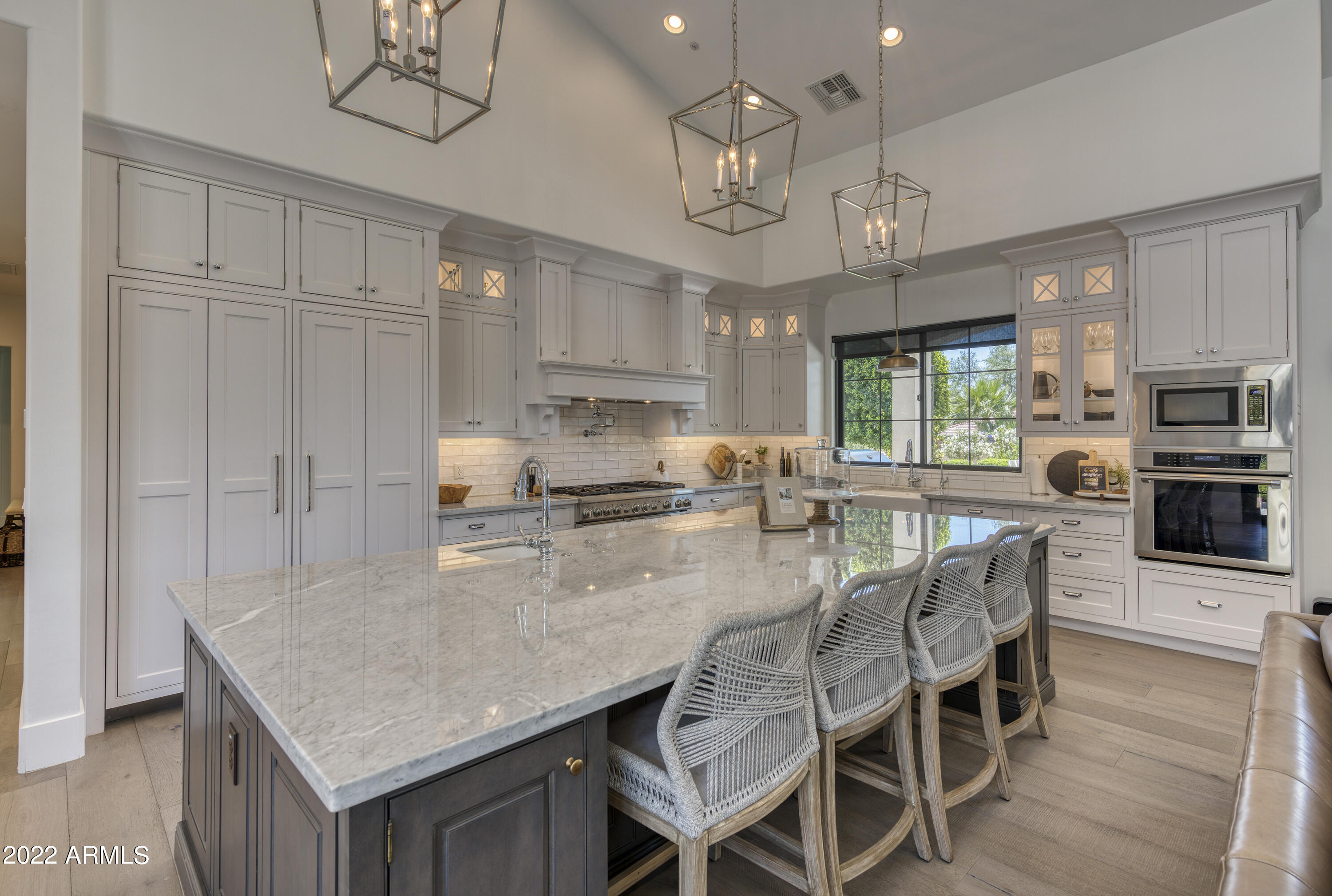 ROYAL VIEW - Residential
