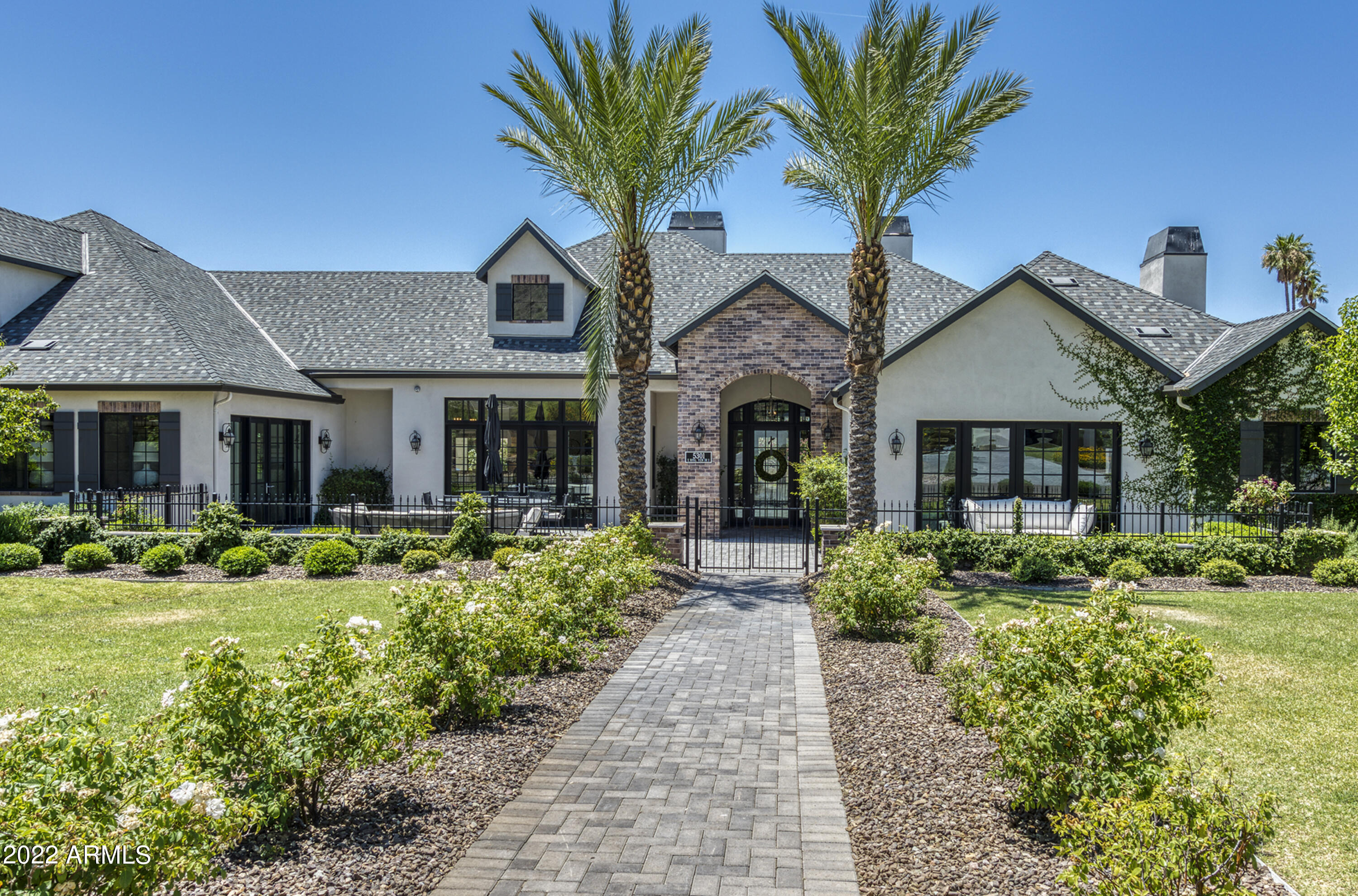 ROYAL VIEW - Residential