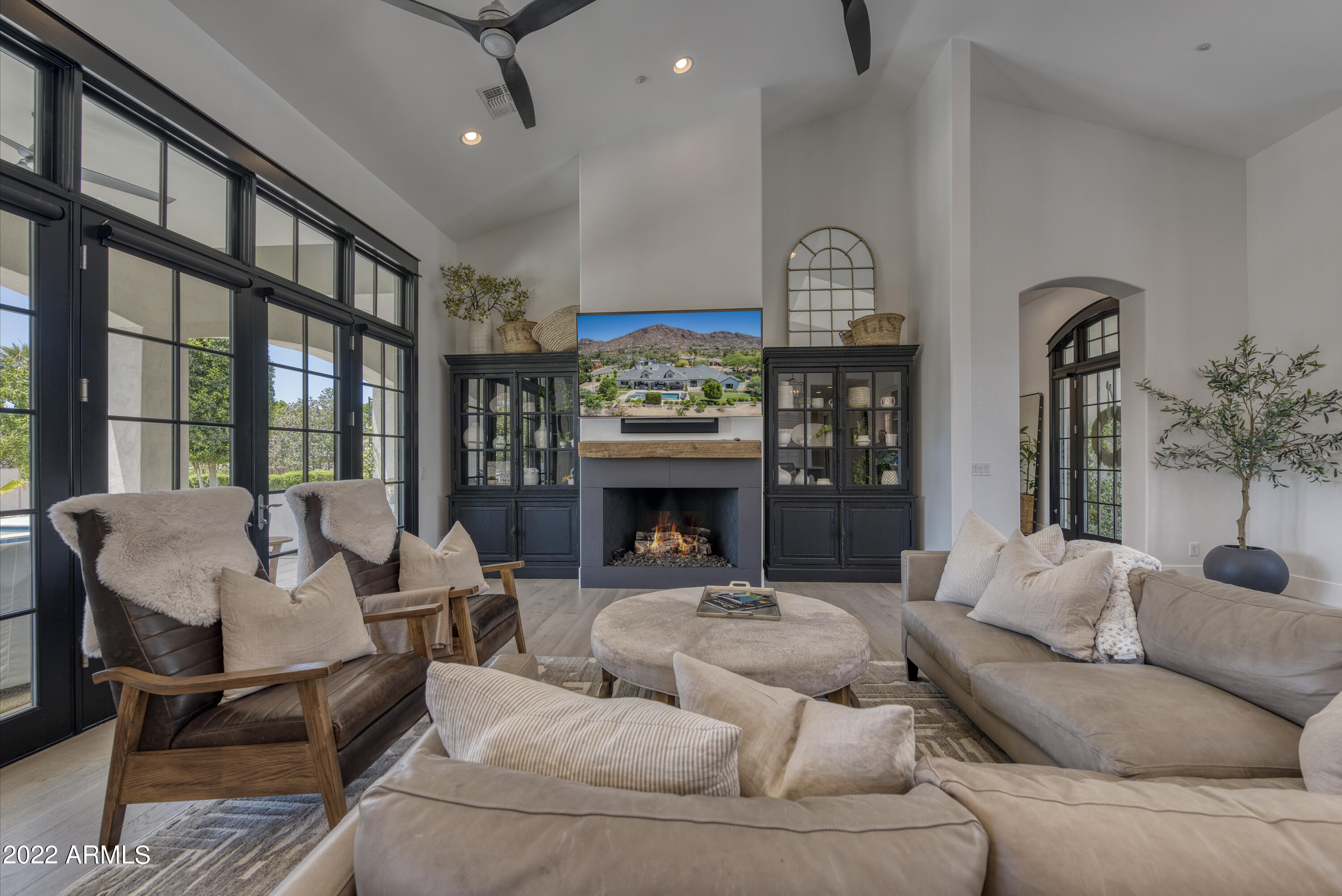 ROYAL VIEW - Residential