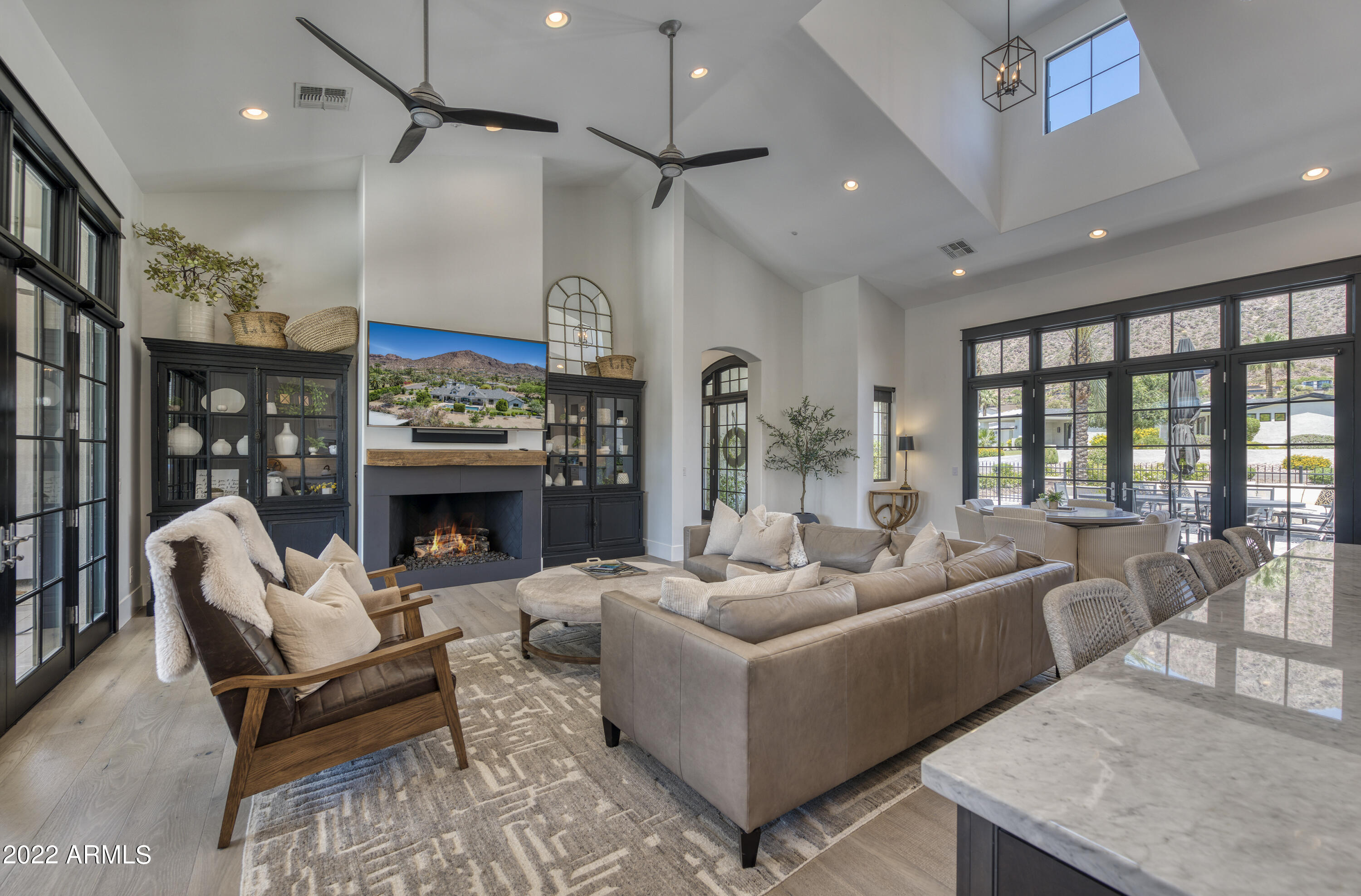 ROYAL VIEW - Residential