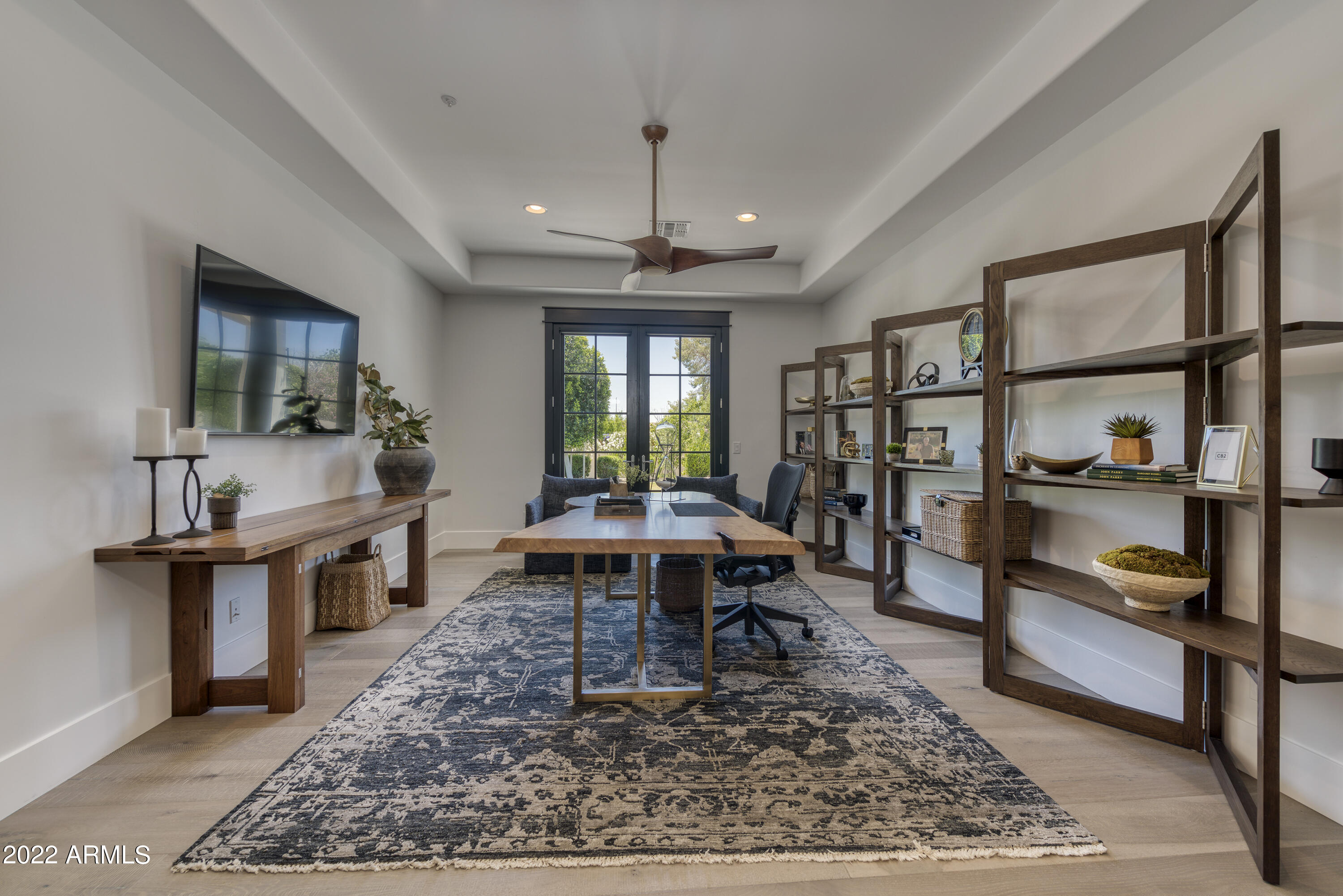 ROYAL VIEW - Residential