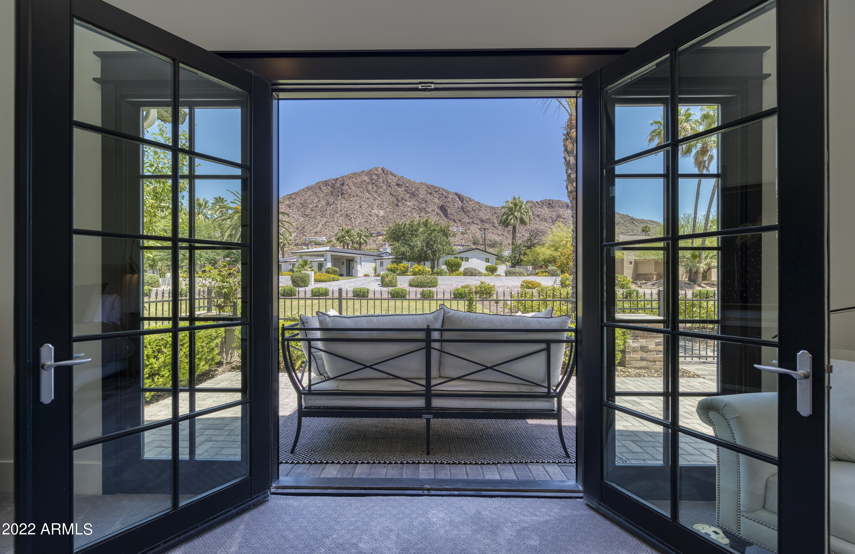 ROYAL VIEW - Residential