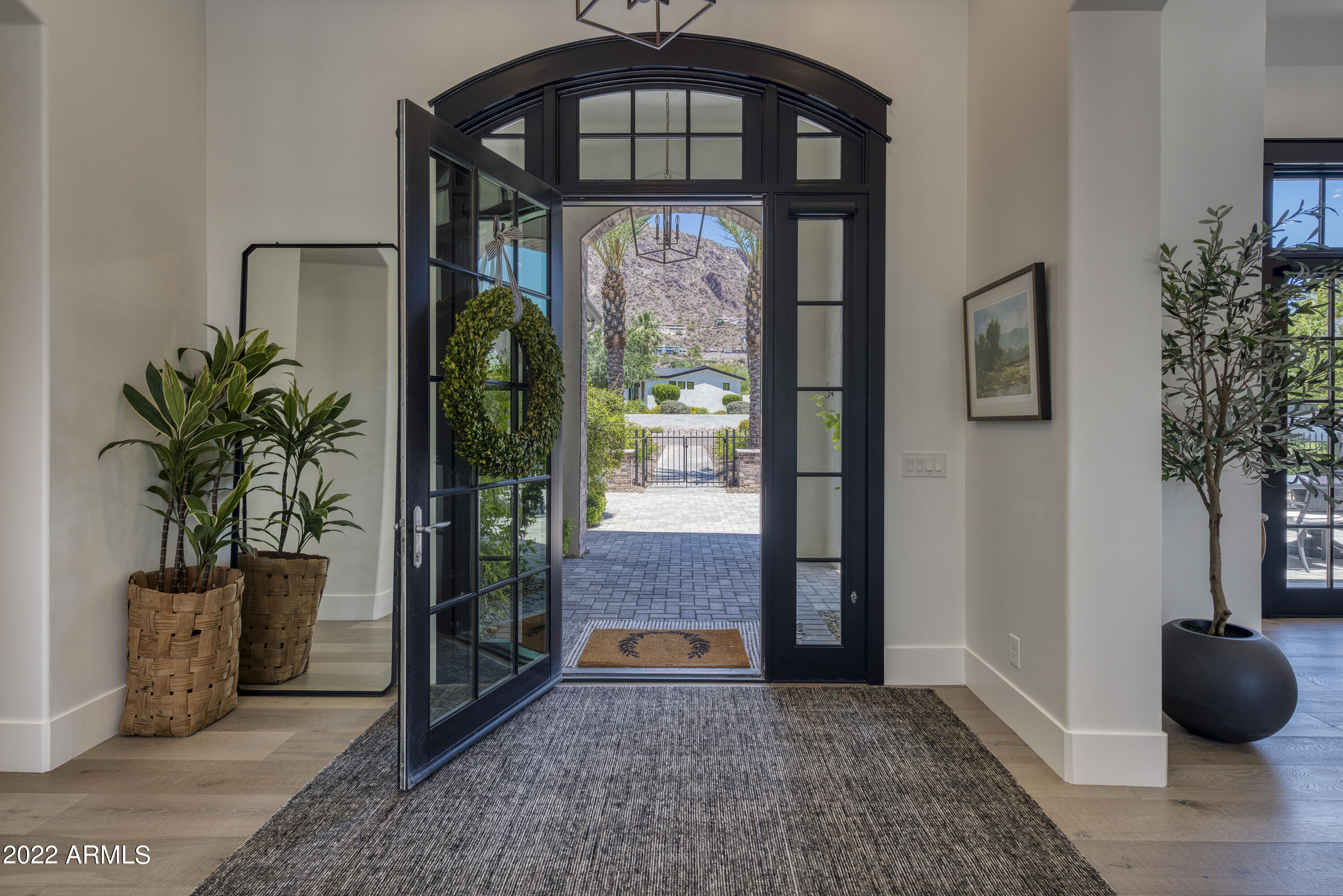 ROYAL VIEW - Residential
