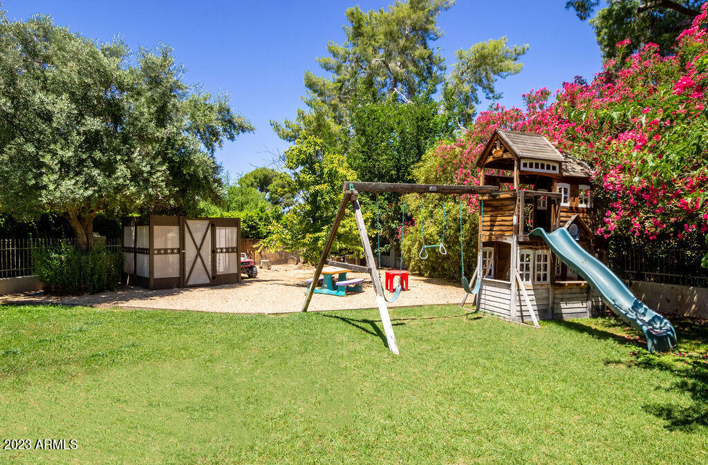 CAMELBACK COUNTRY CLUB ESTATES 3 - Residential