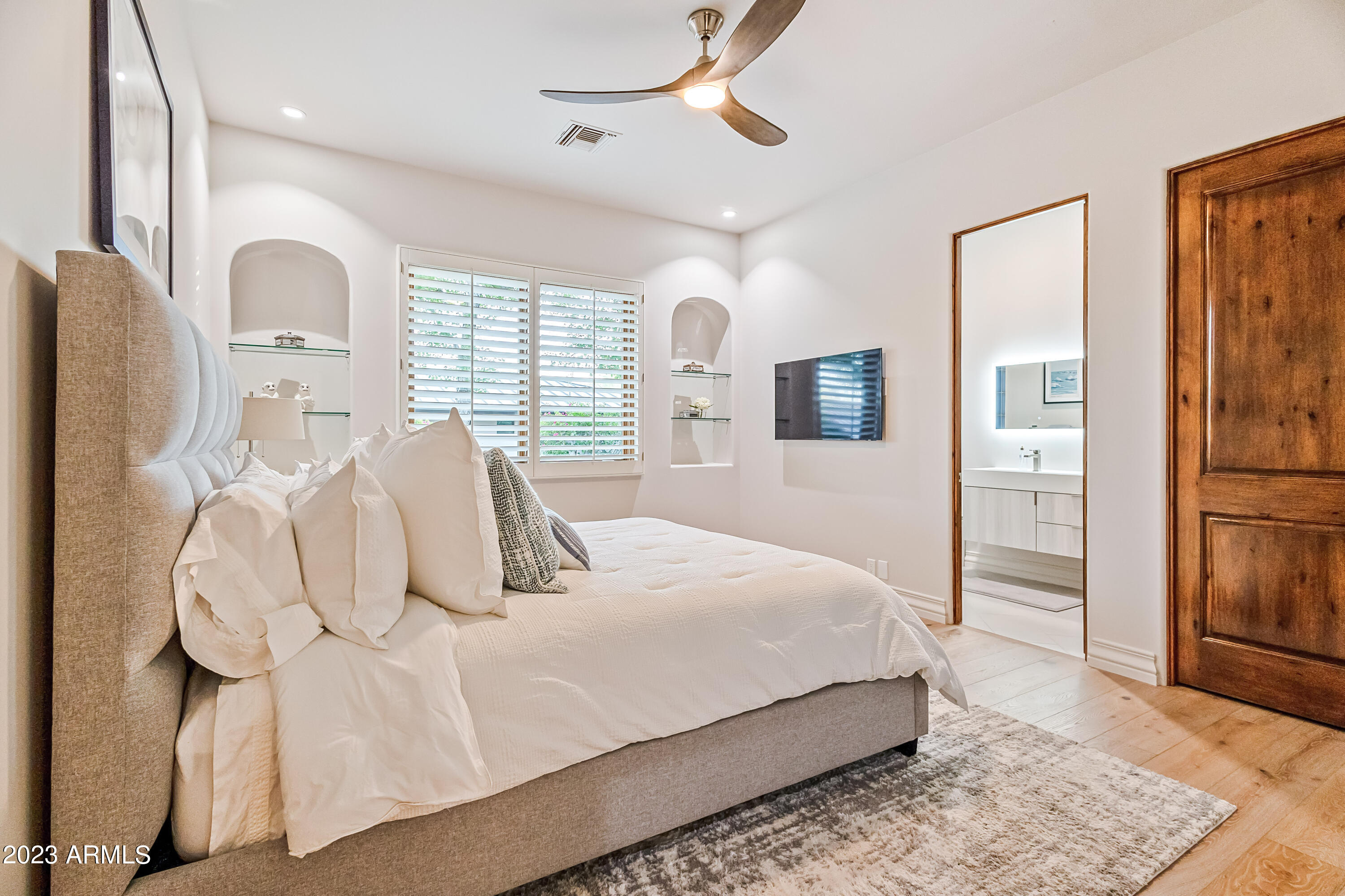 PARADISE MANSION ESTATES - Residential