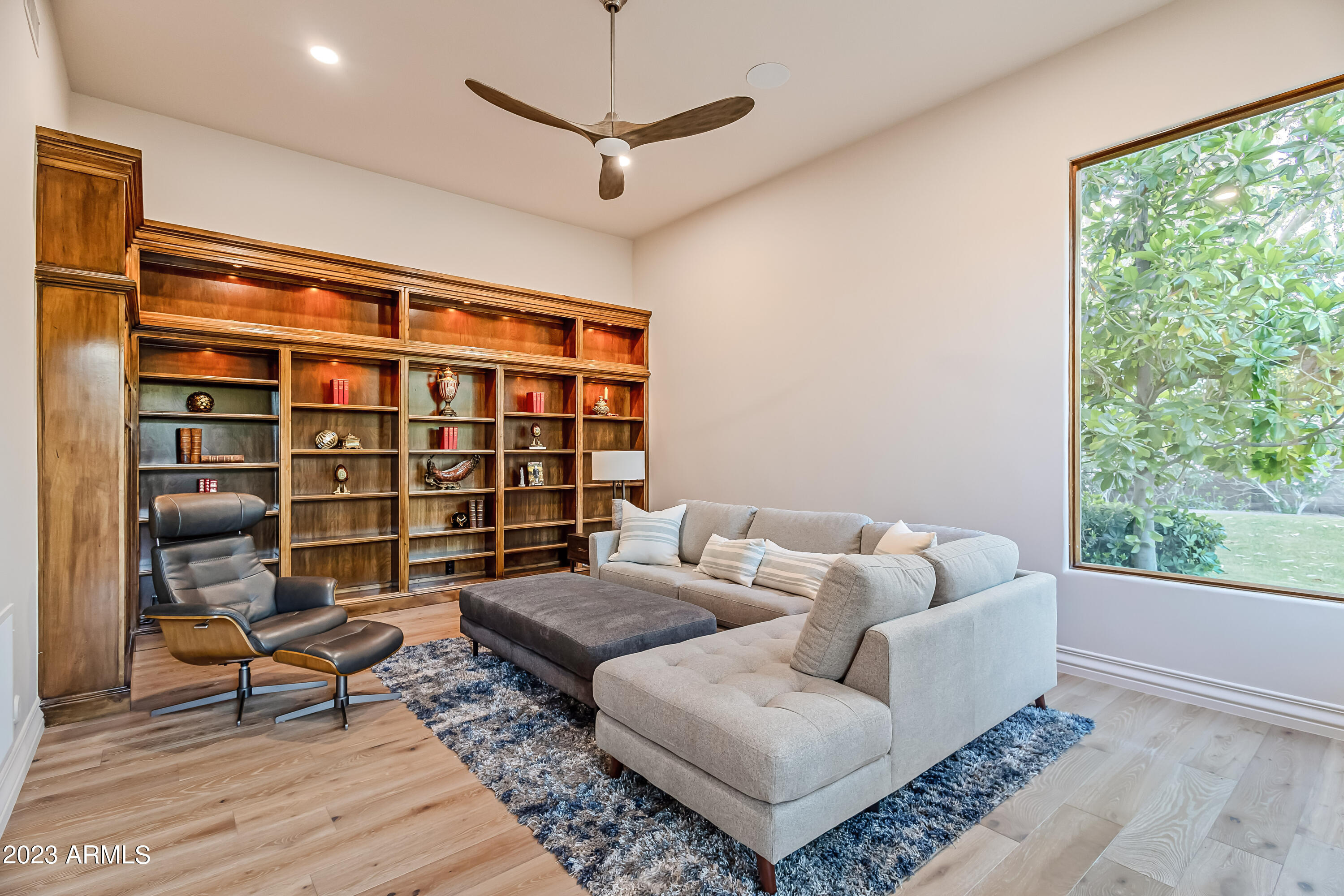 PARADISE MANSION ESTATES - Residential
