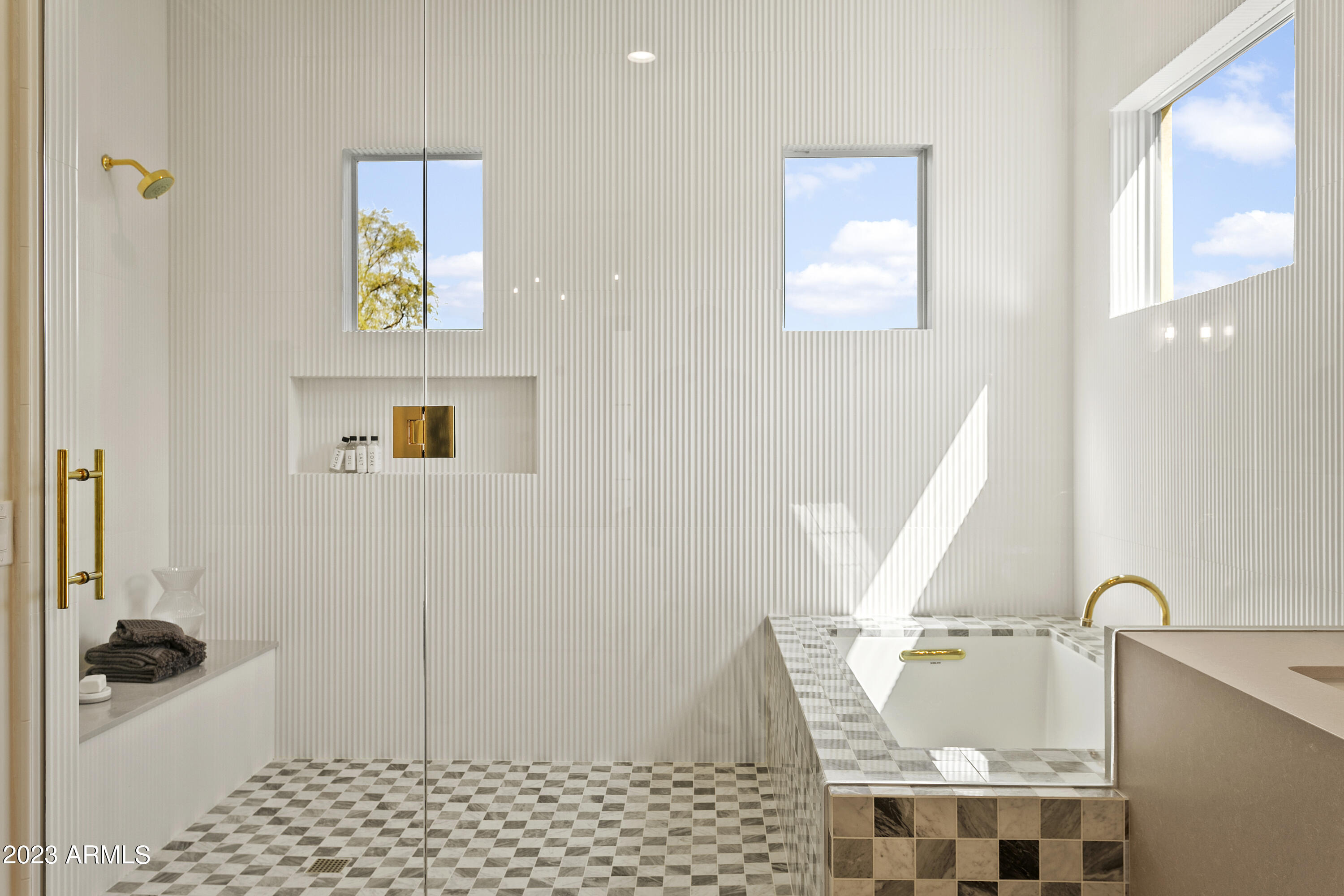 PARADISE COUNTRY ESTATES 1 - Residential