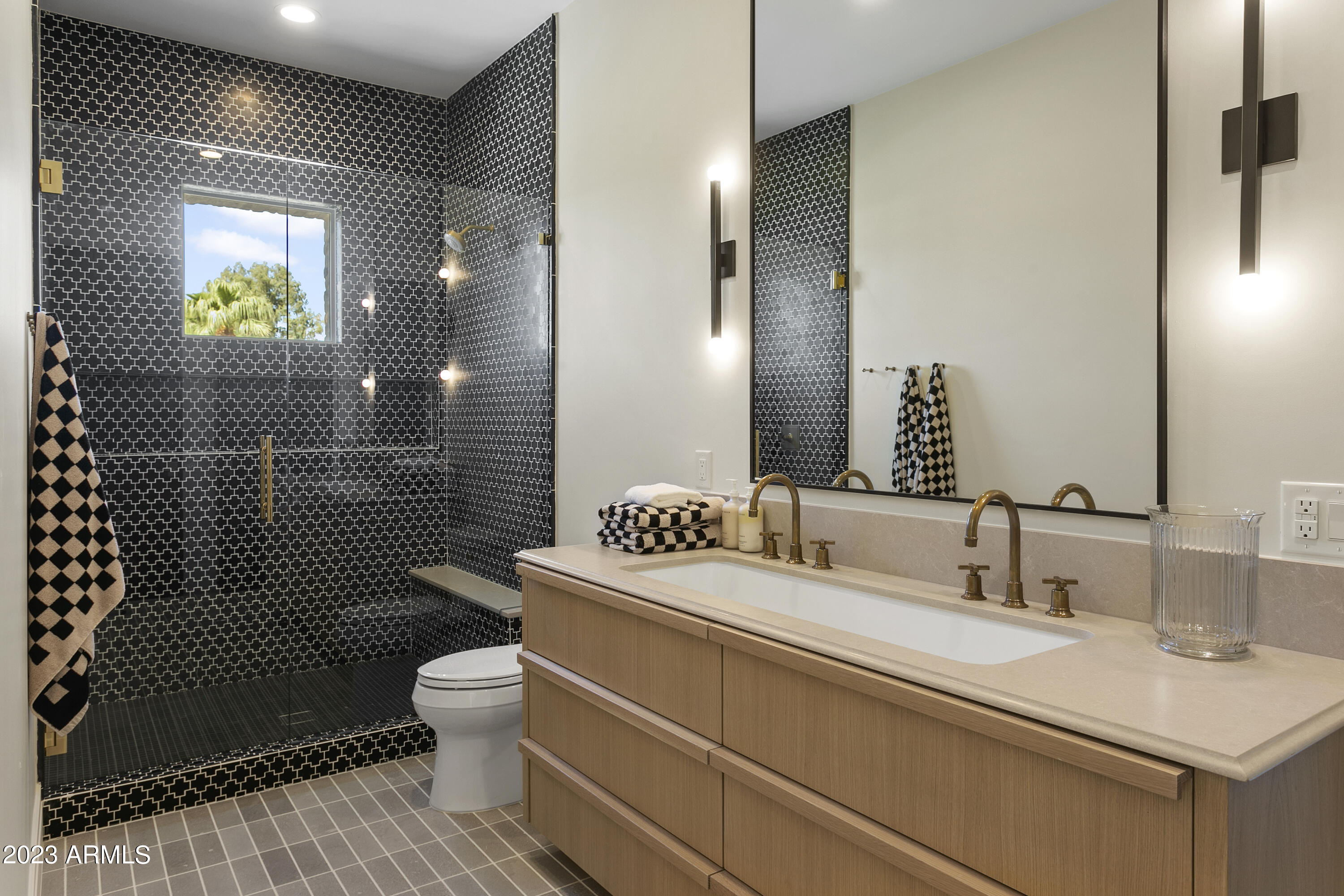 PARADISE COUNTRY ESTATES 1 - Residential