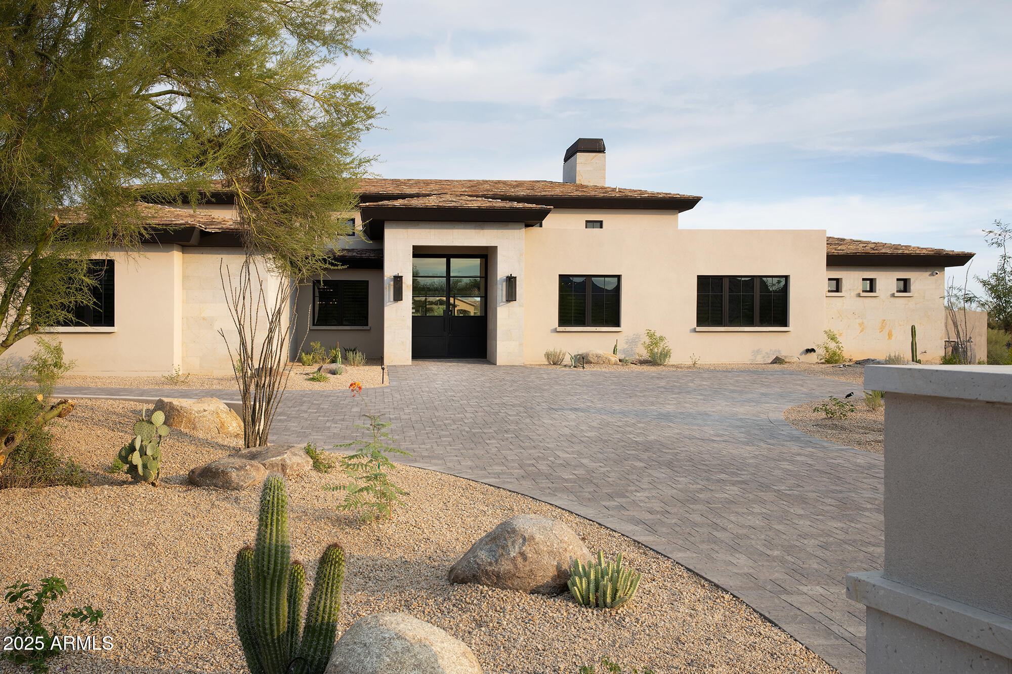 WHISPER ROCK UNIT 3 - Residential