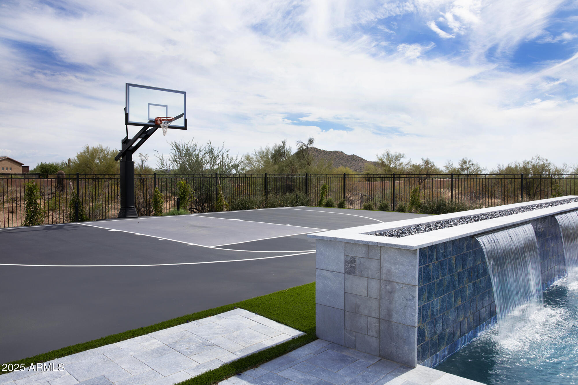 WHISPER ROCK UNIT 3 - Residential