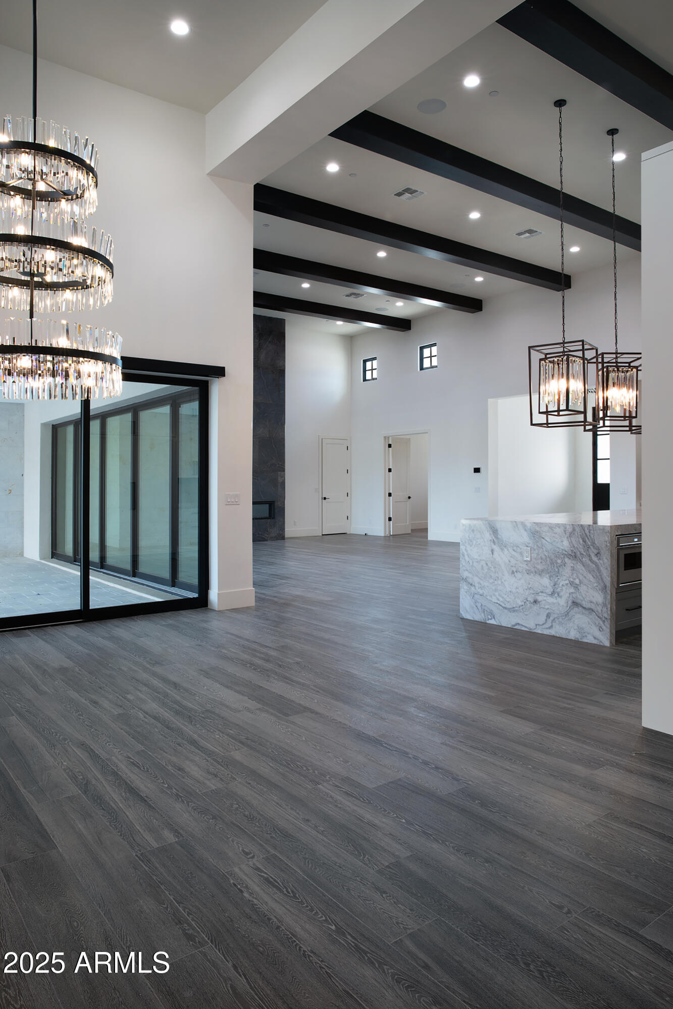 WHISPER ROCK UNIT 3 - Residential