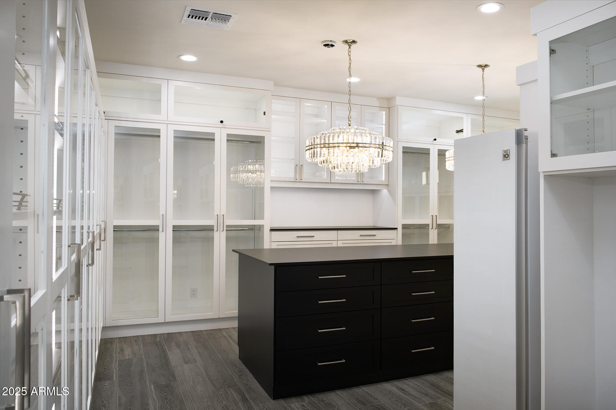 WHISPER ROCK UNIT 3 - Residential