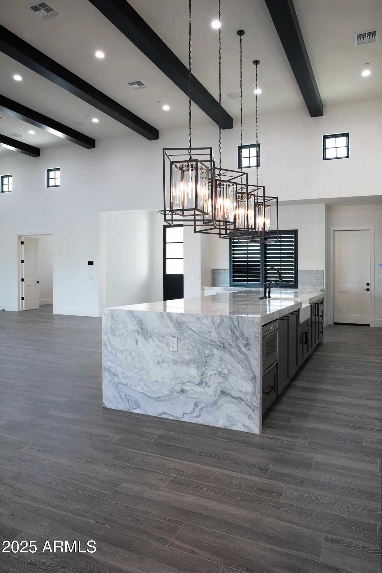 WHISPER ROCK UNIT 3 - Residential