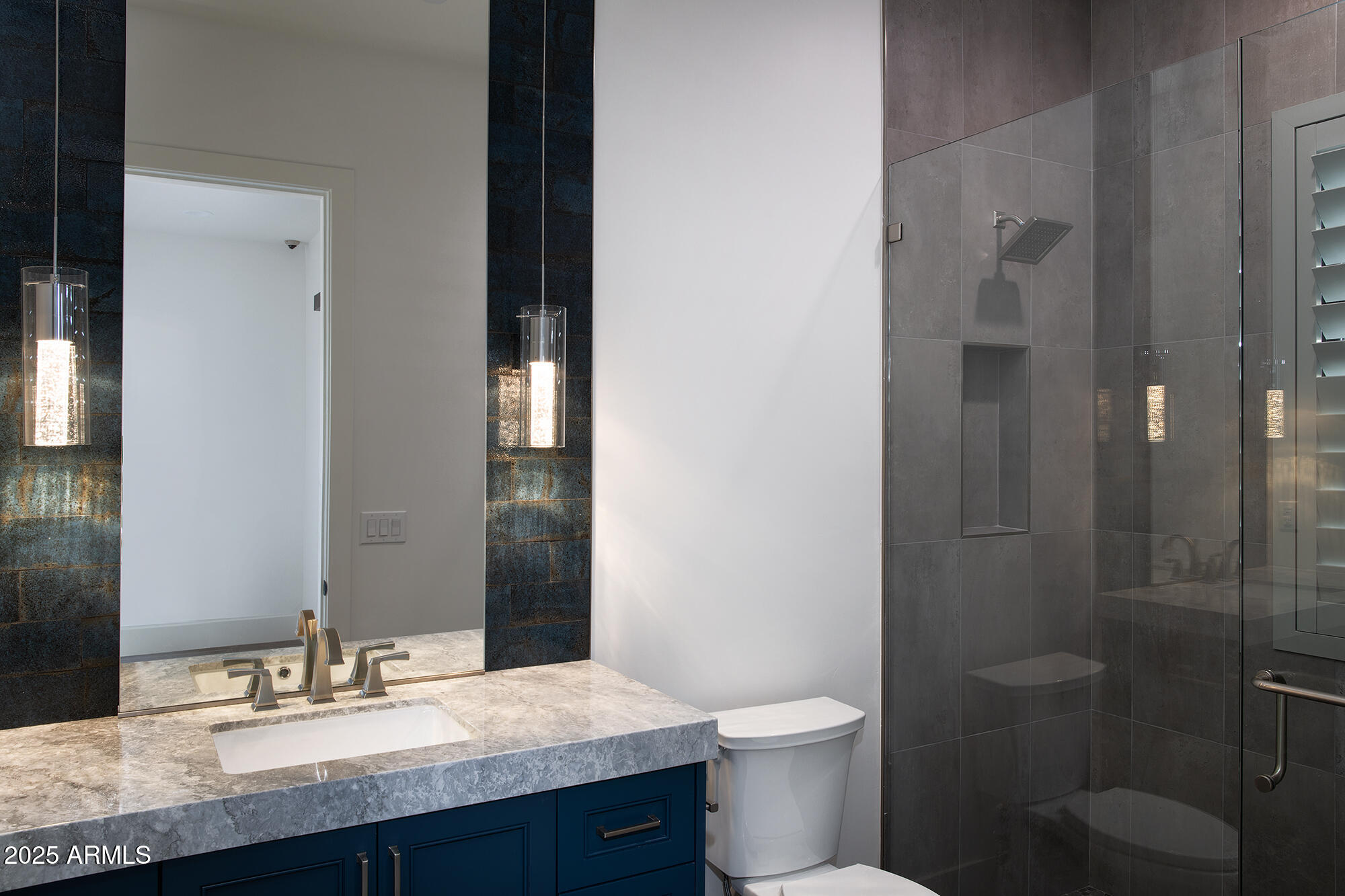 WHISPER ROCK UNIT 3 - Residential