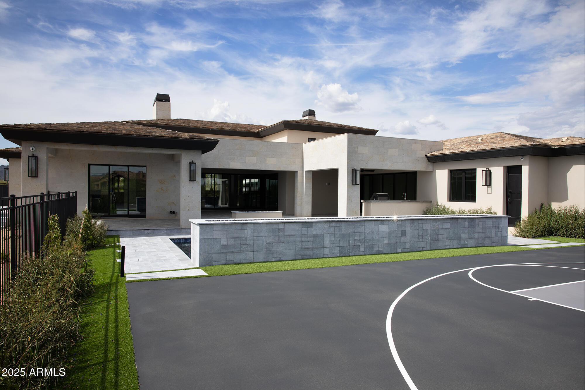 WHISPER ROCK UNIT 3 - Residential