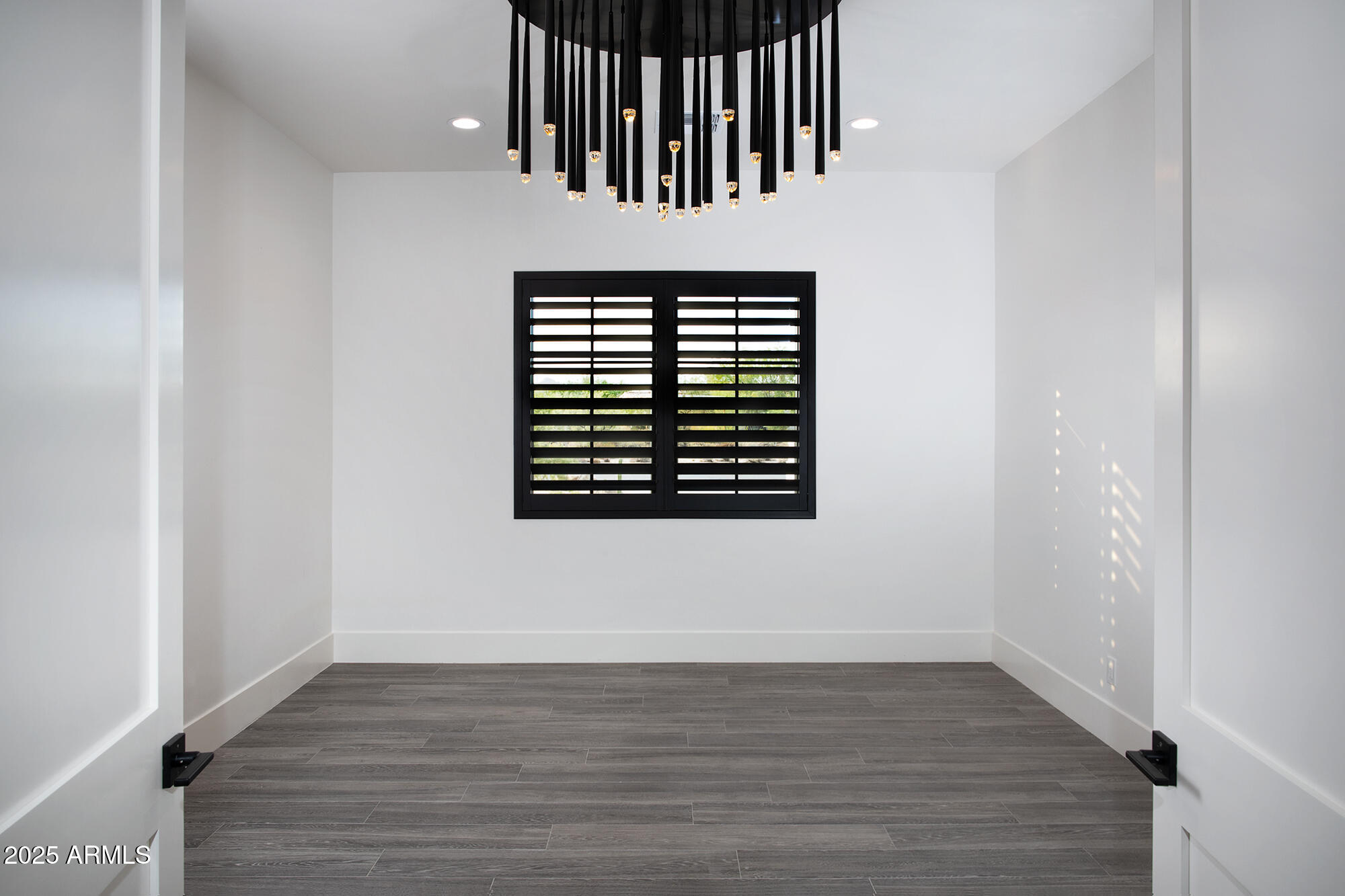 WHISPER ROCK UNIT 3 - Residential