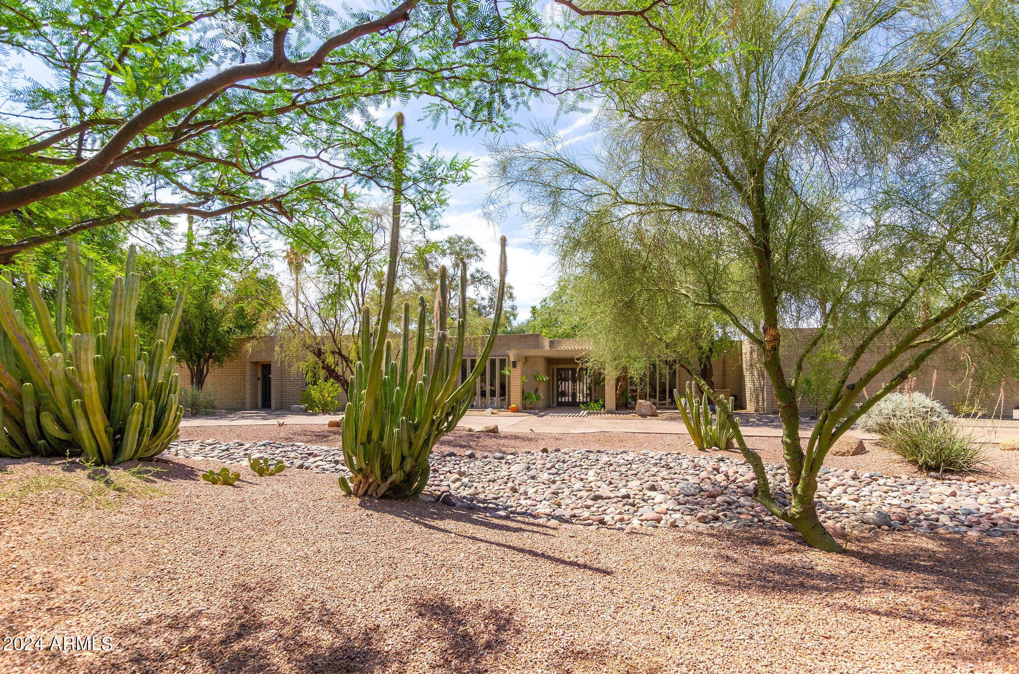 CAMELBACK SIERRA - Residential