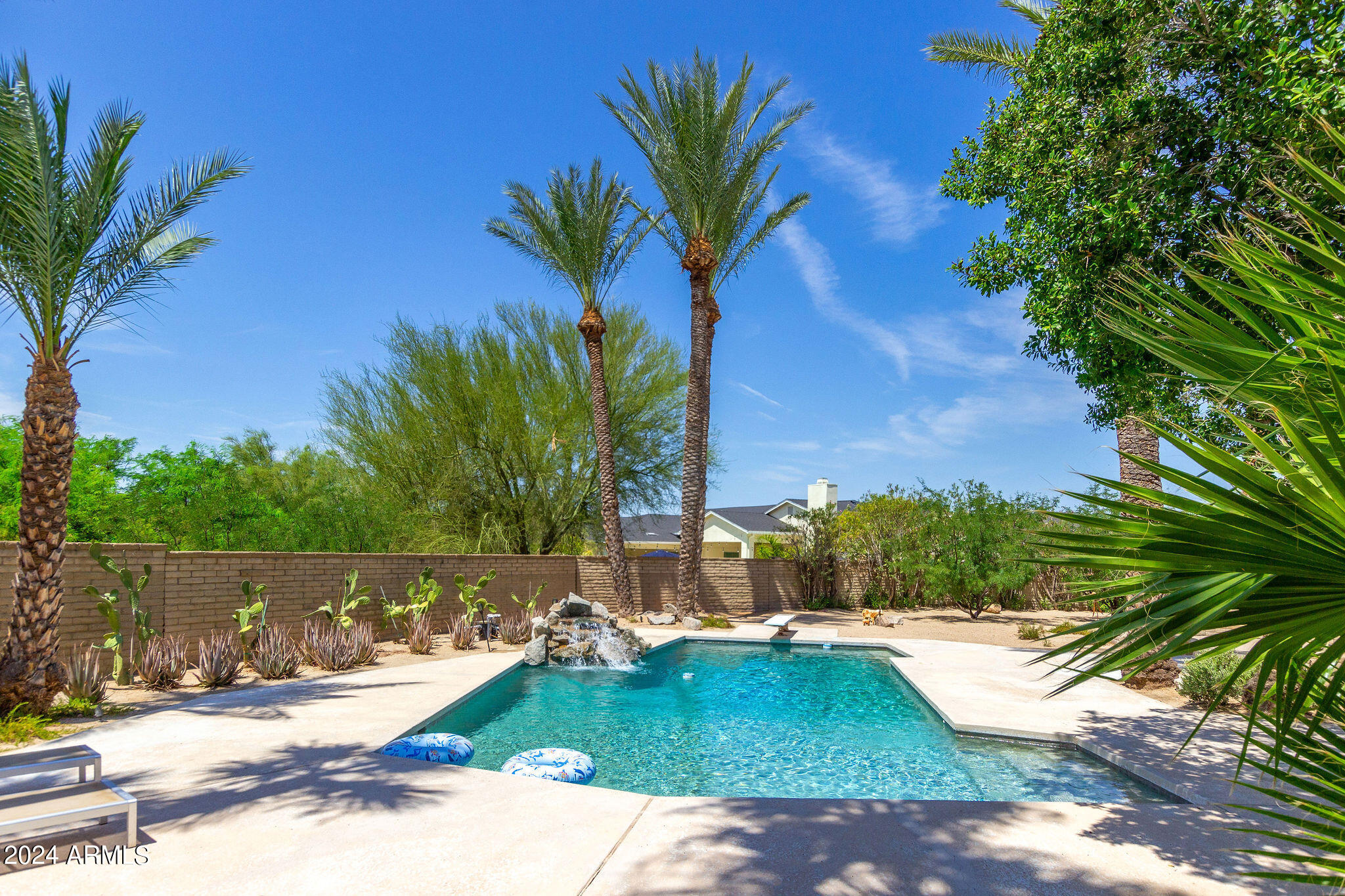 CAMELBACK SIERRA - Residential