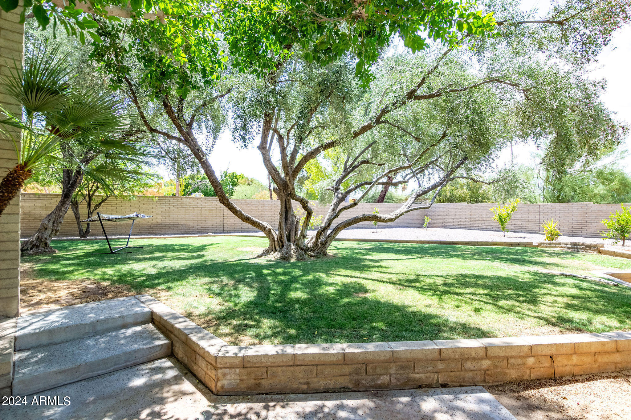 CAMELBACK SIERRA - Residential