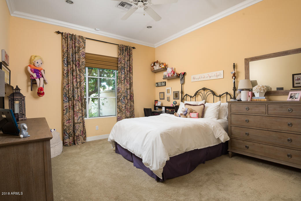CASA BLANCA ESTATES LOT 20-37 & TR A - Residential