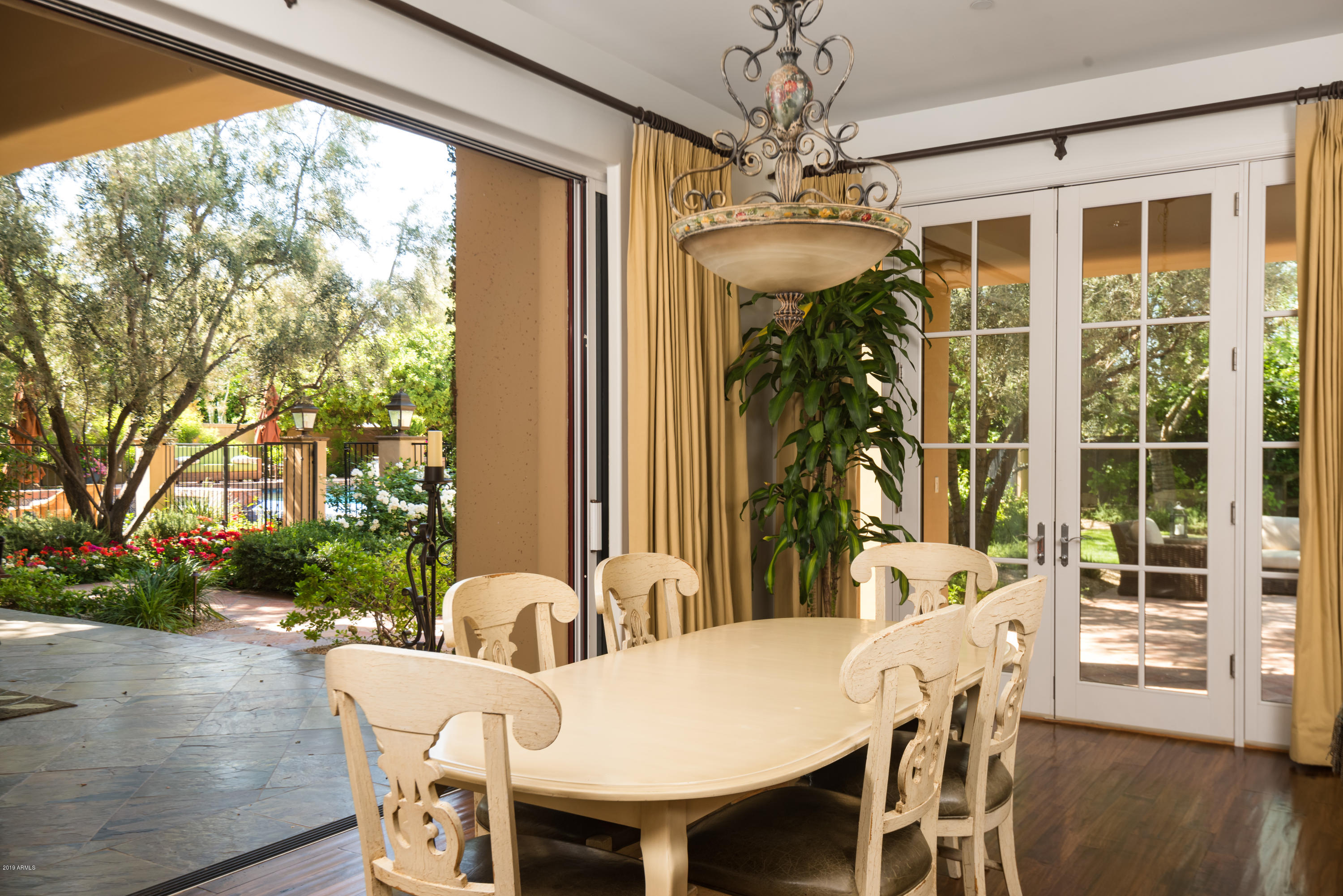 CASA BLANCA ESTATES LOT 20-37 & TR A - Residential