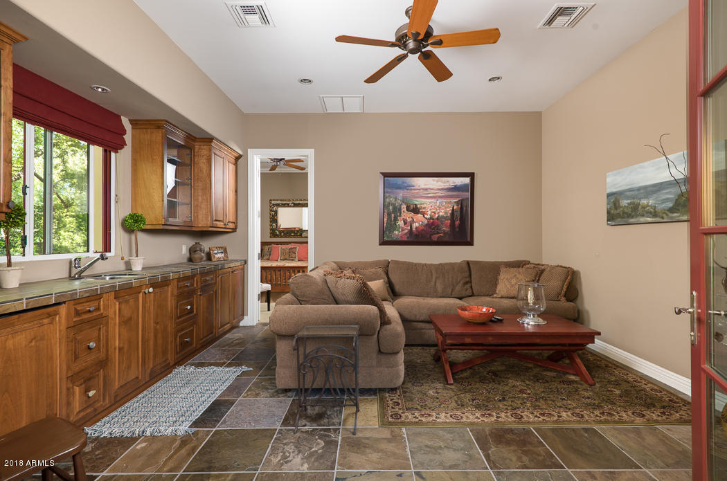 CASA BLANCA ESTATES LOT 20-37 & TR A - Residential